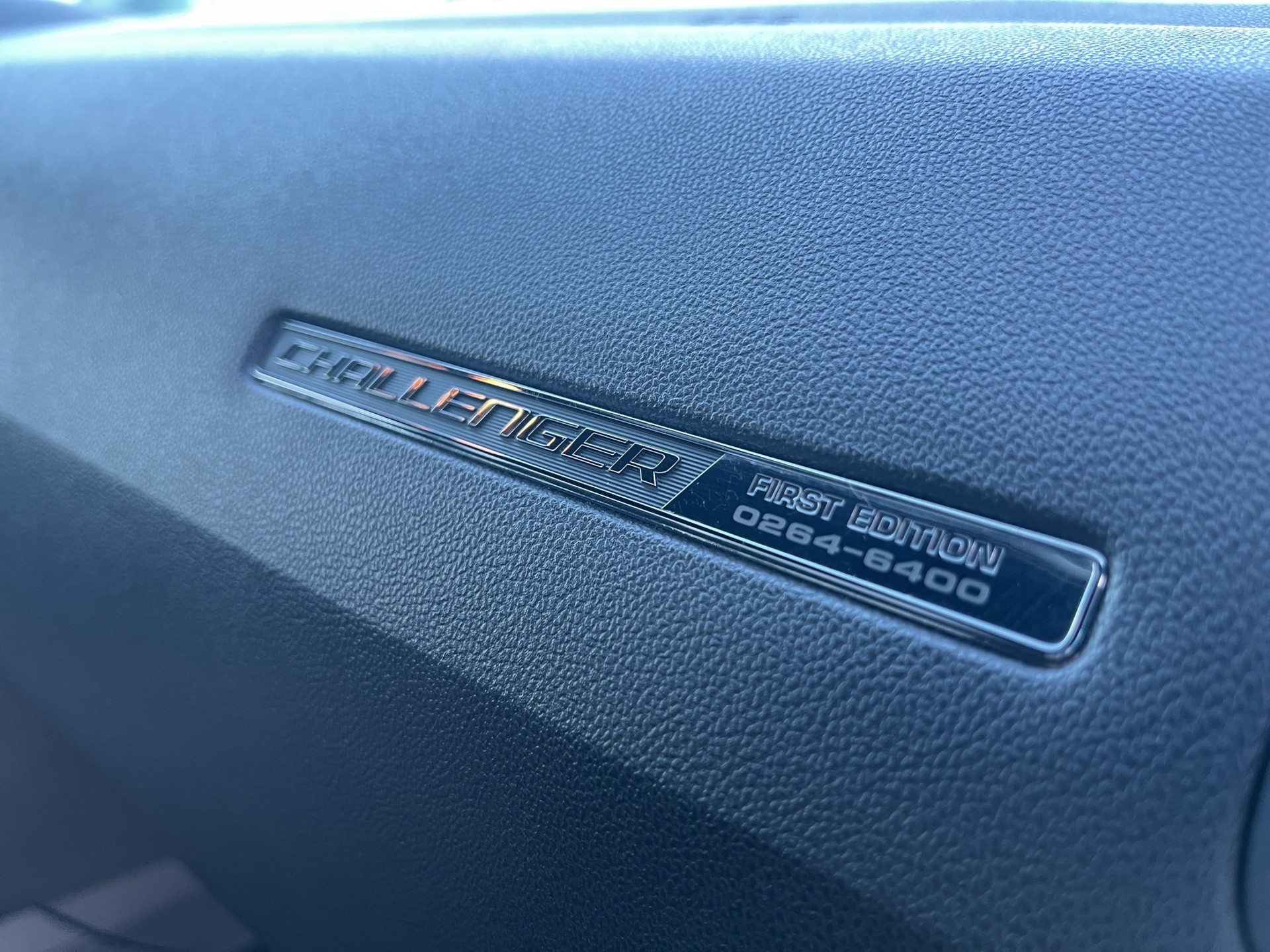 DODGE SRT8 First Edition-image-13