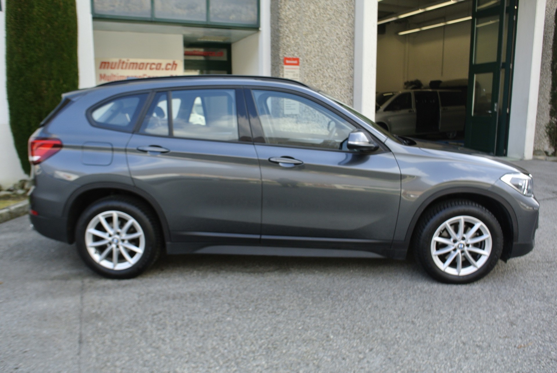 BMW X1 xDrive 18d Steptronic-image-5