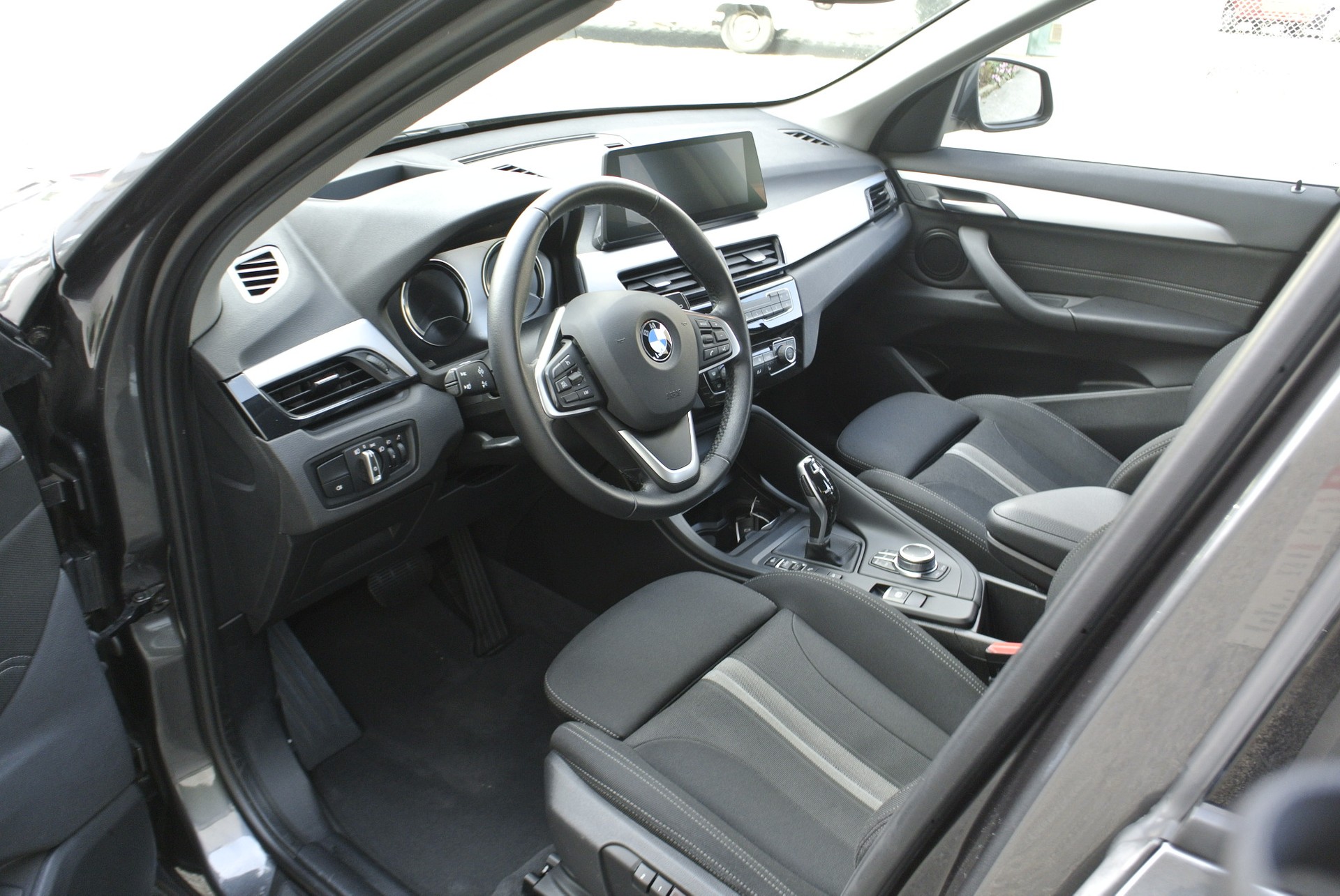 BMW X1 xDrive 18d Steptronic-image-12