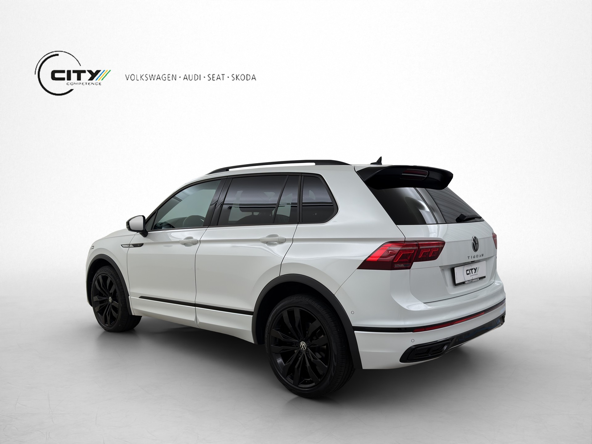 VW Tiguan 2.0 TSI R-Line DSG-image-1