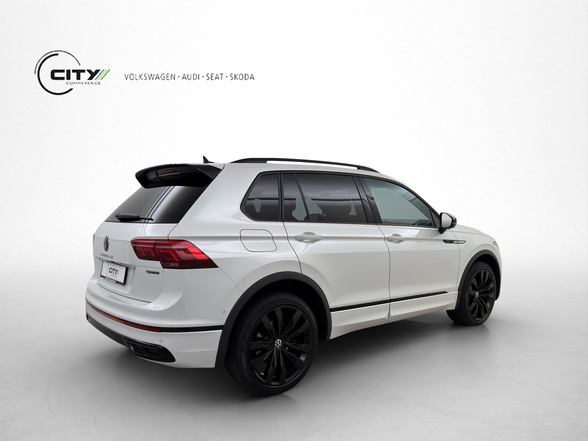 VW Tiguan 2.0 TSI R-Line DSG-image-2