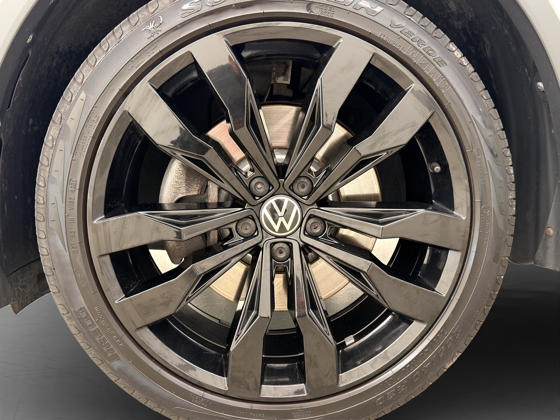 VW Tiguan 2.0 TSI R-Line DSG-image-3
