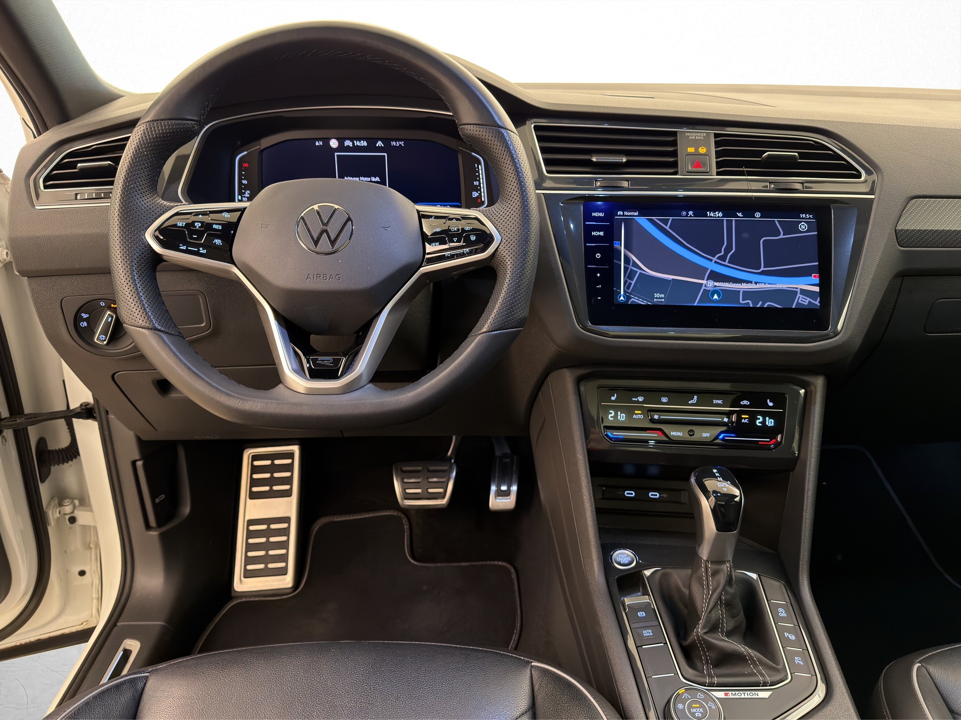 VW Tiguan 2.0 TSI R-Line DSG-image-6