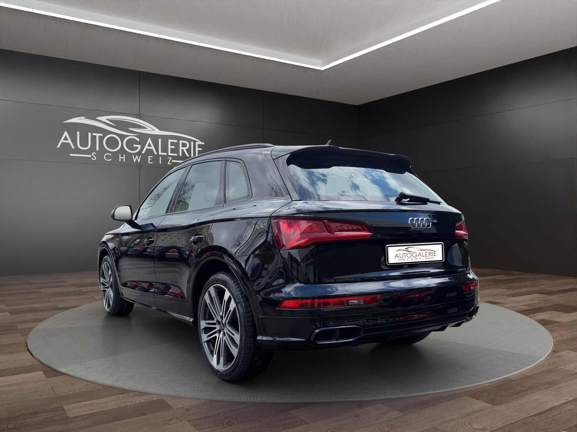 AUDI SQ5 3.0 TFSI quattro S-tronic | CH | Panorama | HeadUp| B&O | Luftfederung | Assistenzsysteme |-showroom-element-2