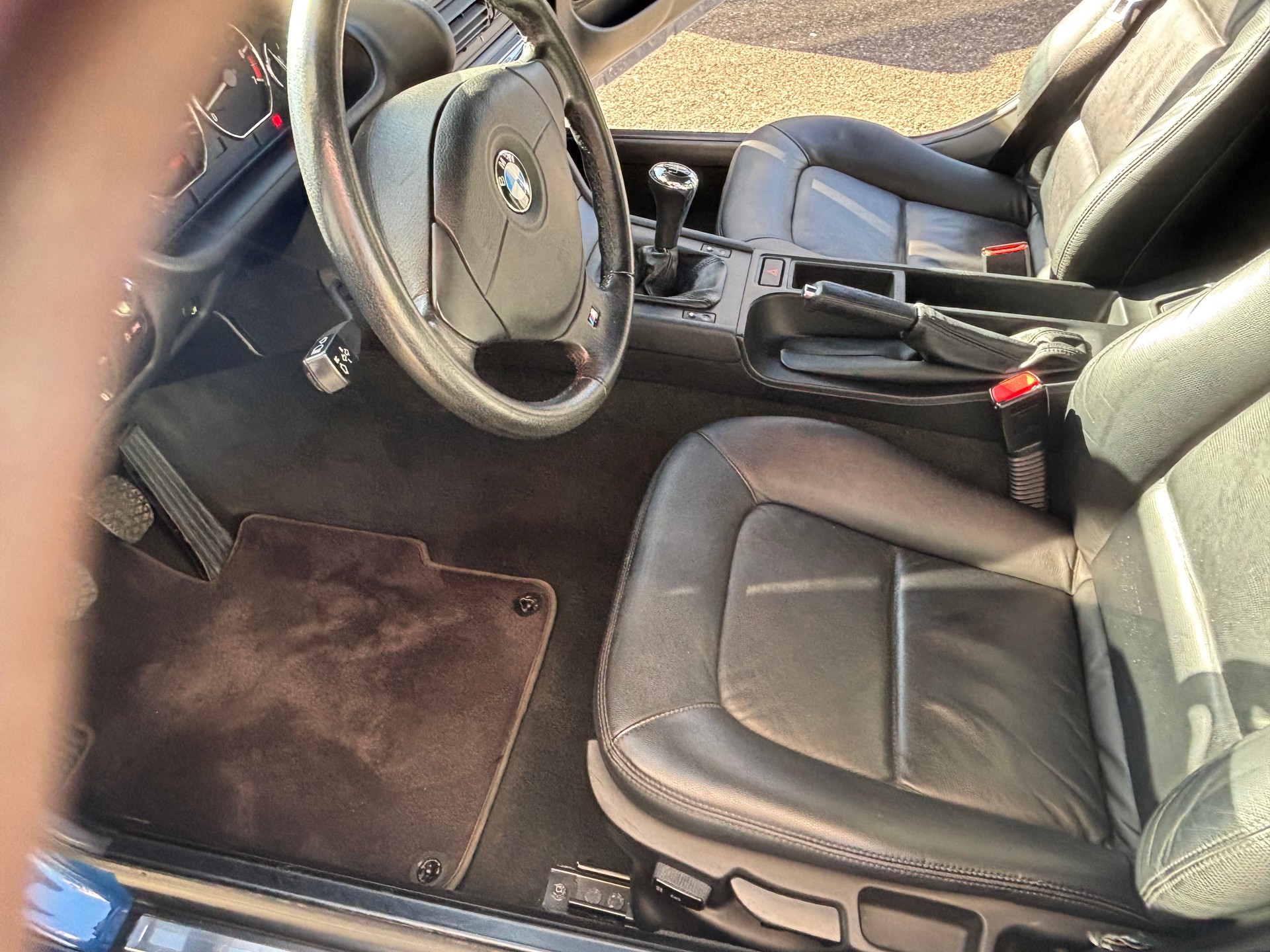 BMW Z3 3.0i Roadster-image-12