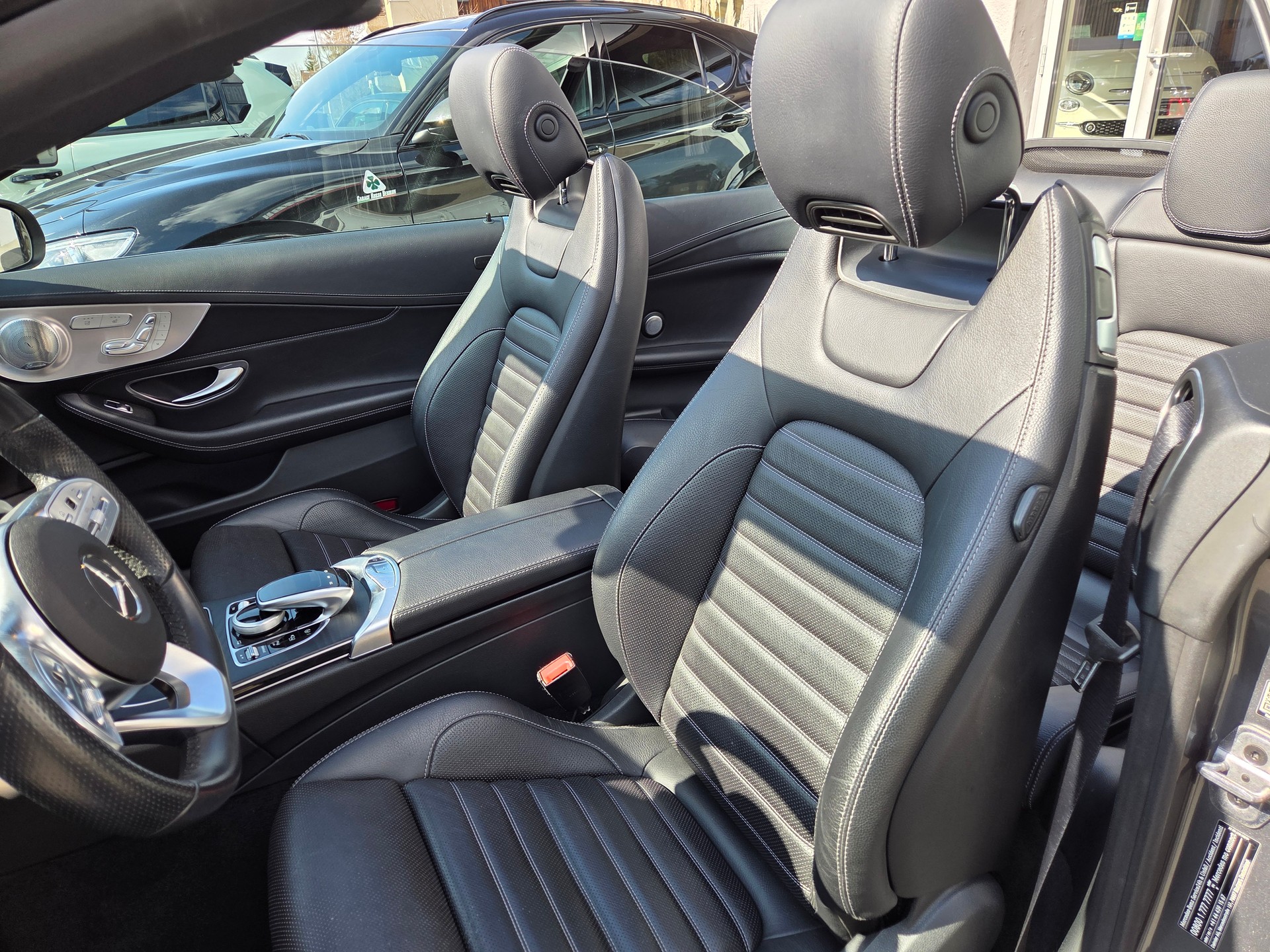 MERCEDES-BENZ C 200 AMG Line Cabriolet 4Matic 9G-Tronic-image-11