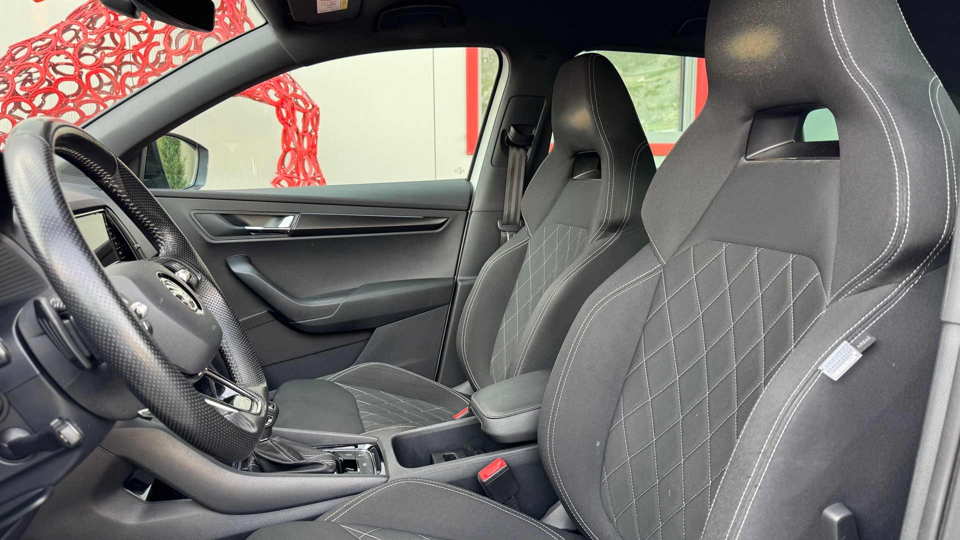 SKODA Karoq 2.0 TSI SportLine 4x4 DSG-image-8