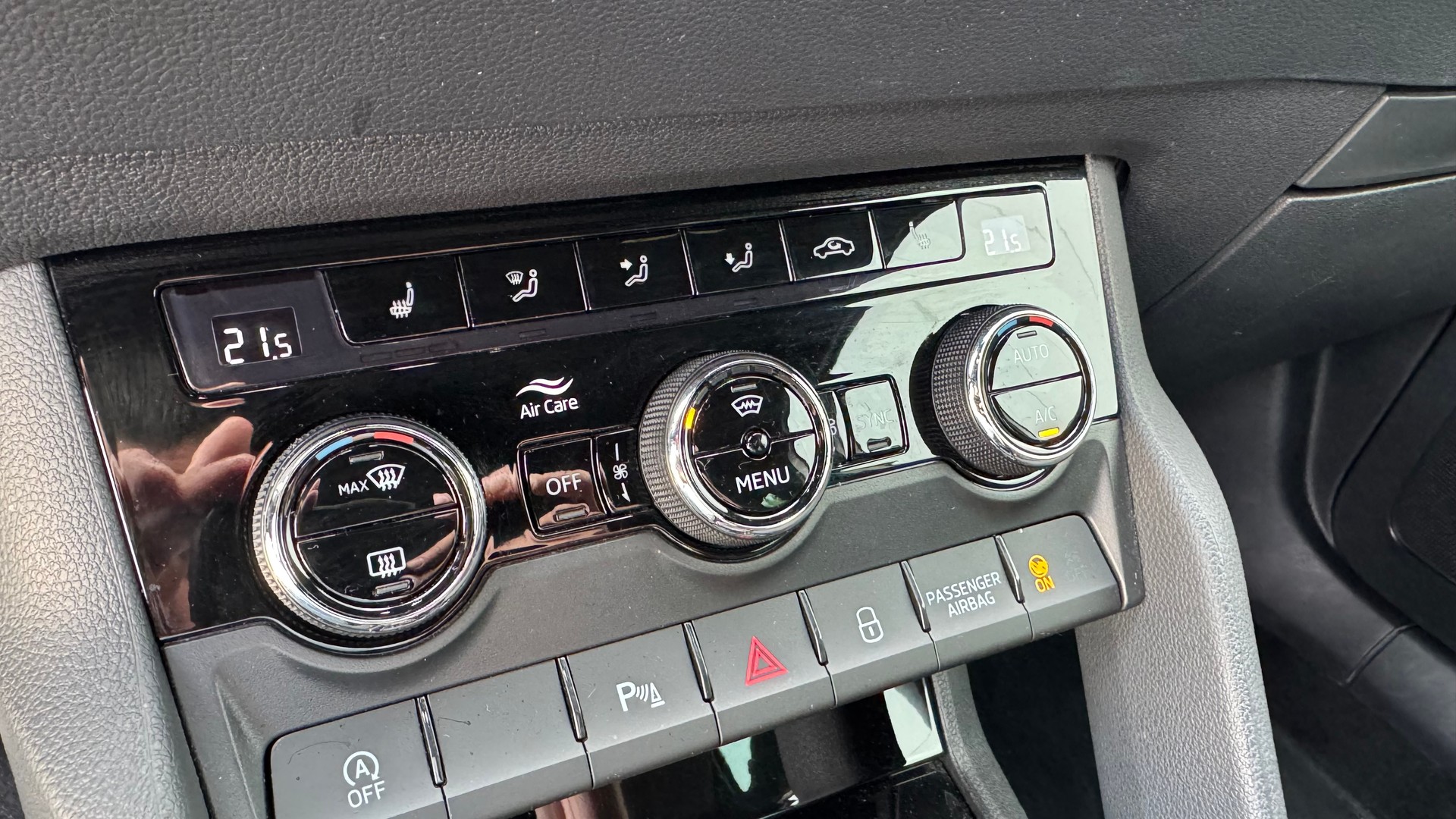 SKODA Karoq 2.0 TSI SportLine 4x4 DSG-image-22