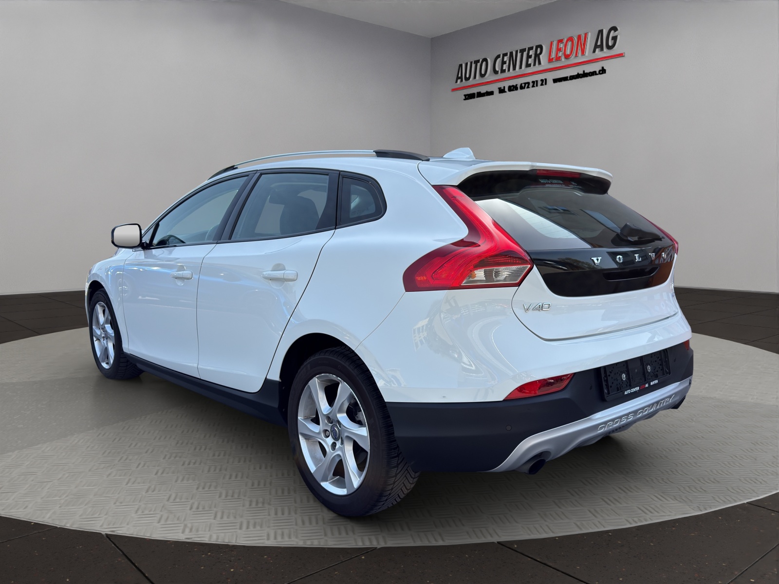 VOLVO V40 Cross Country T4 2.0 AWD Momentum Geartronic-showroom-element-3