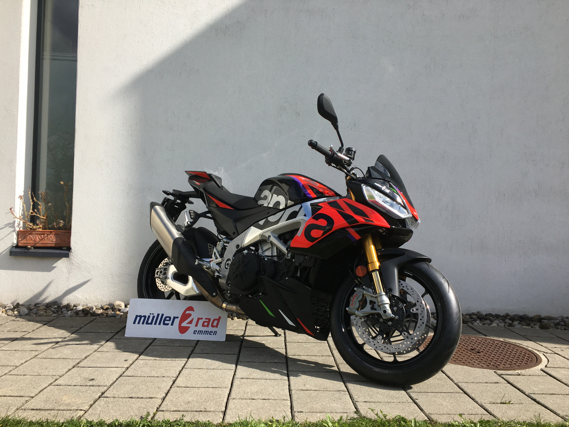 APRILIA Tuono V4 1100