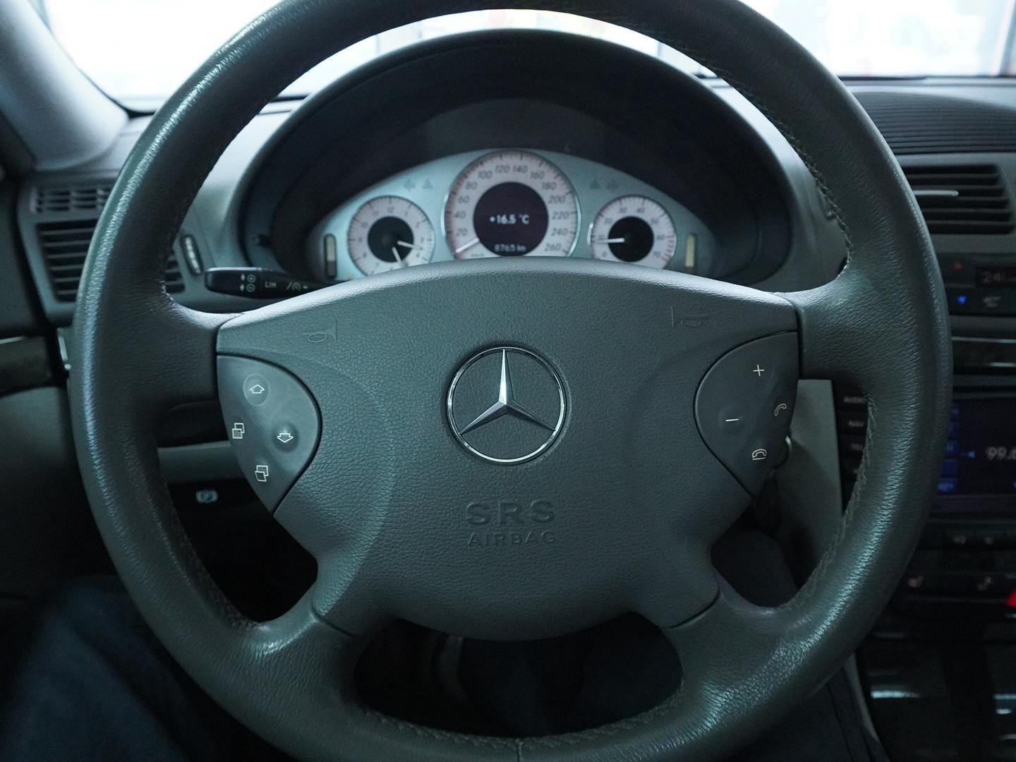 MERCEDES-BENZ E 320 Avantgarde 4Matic Automatic-image-11