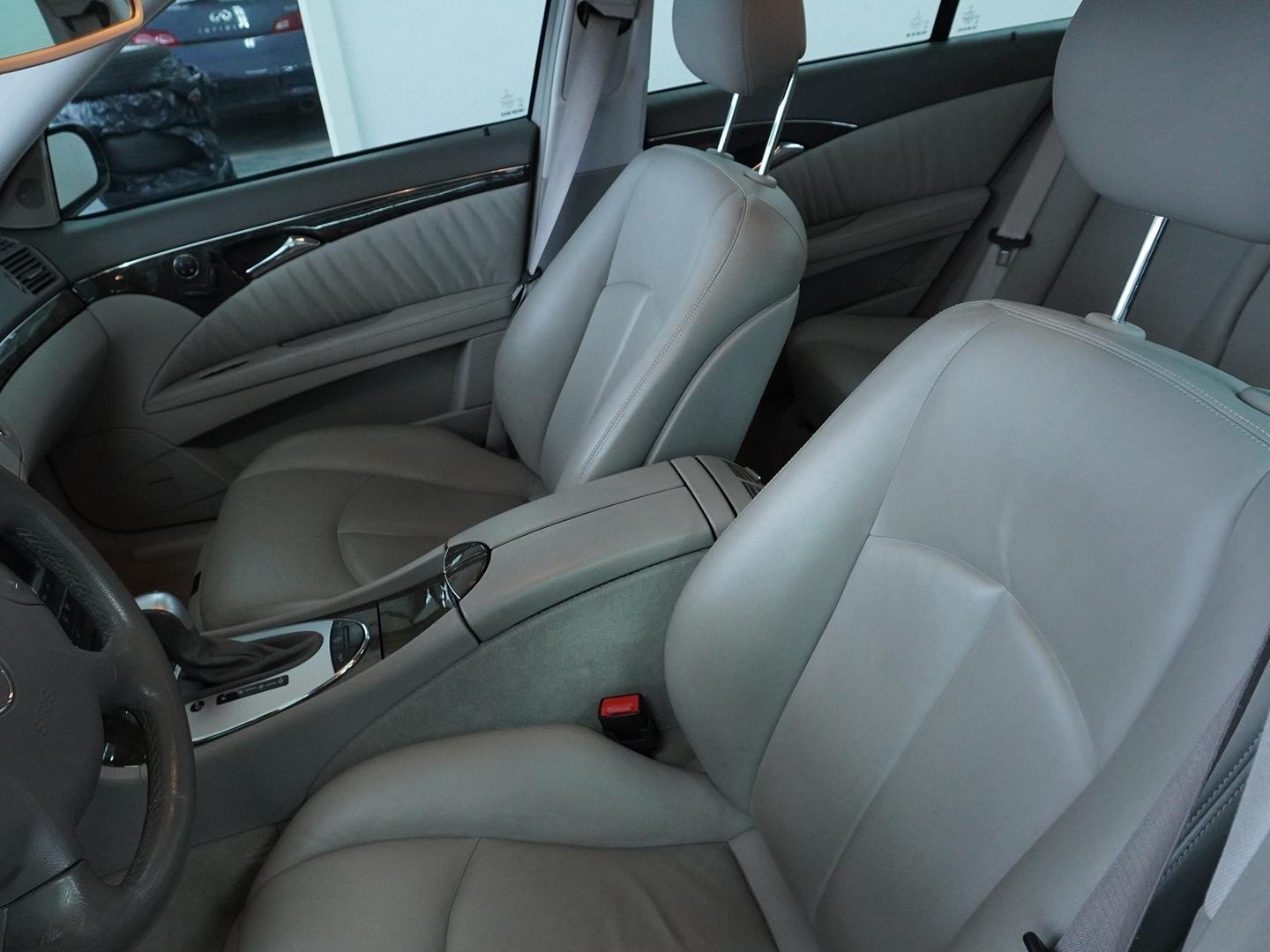 MERCEDES-BENZ E 320 Avantgarde 4Matic Automatic-image-3