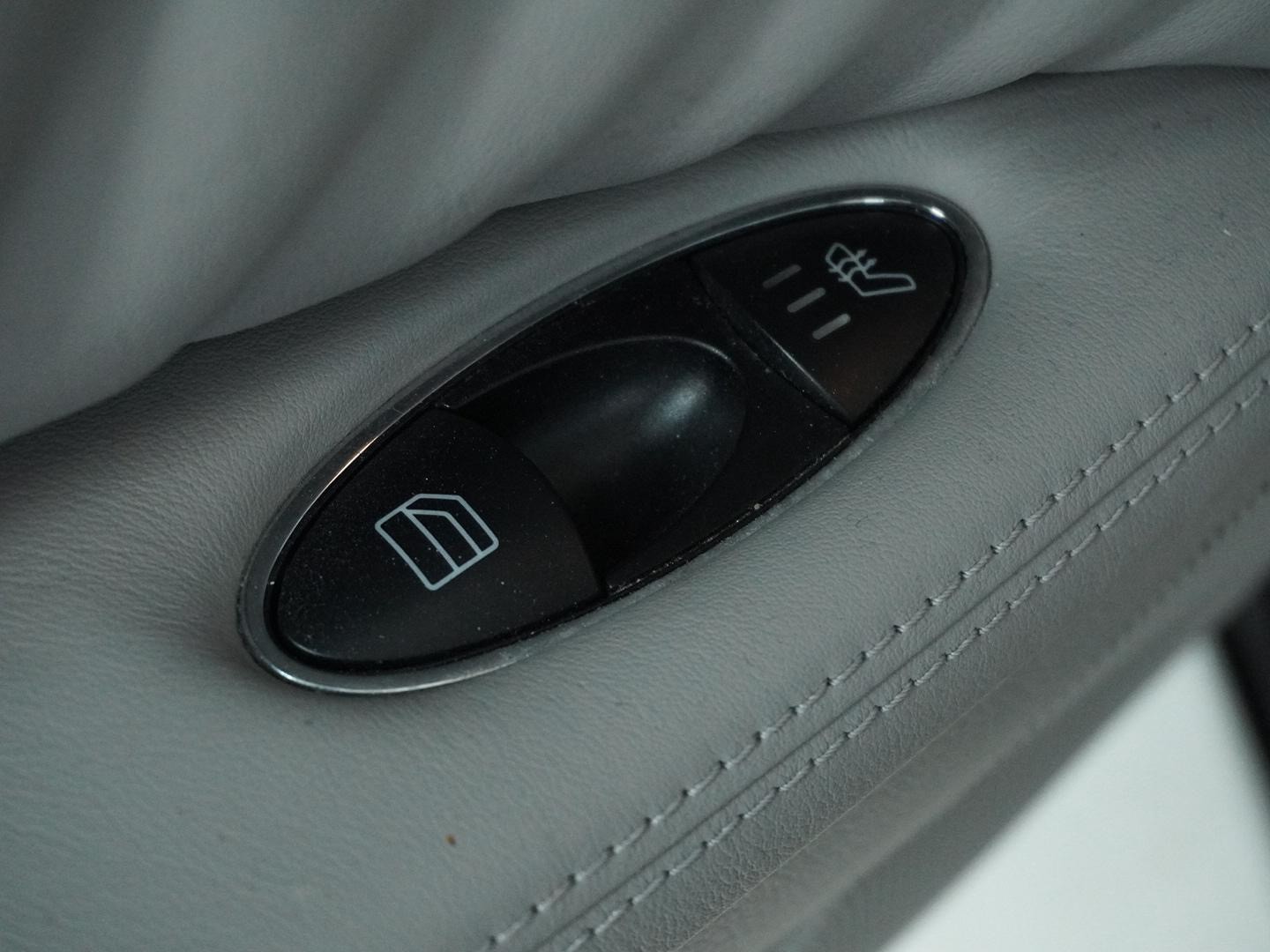 MERCEDES-BENZ E 320 Avantgarde 4Matic Automatic-image-9