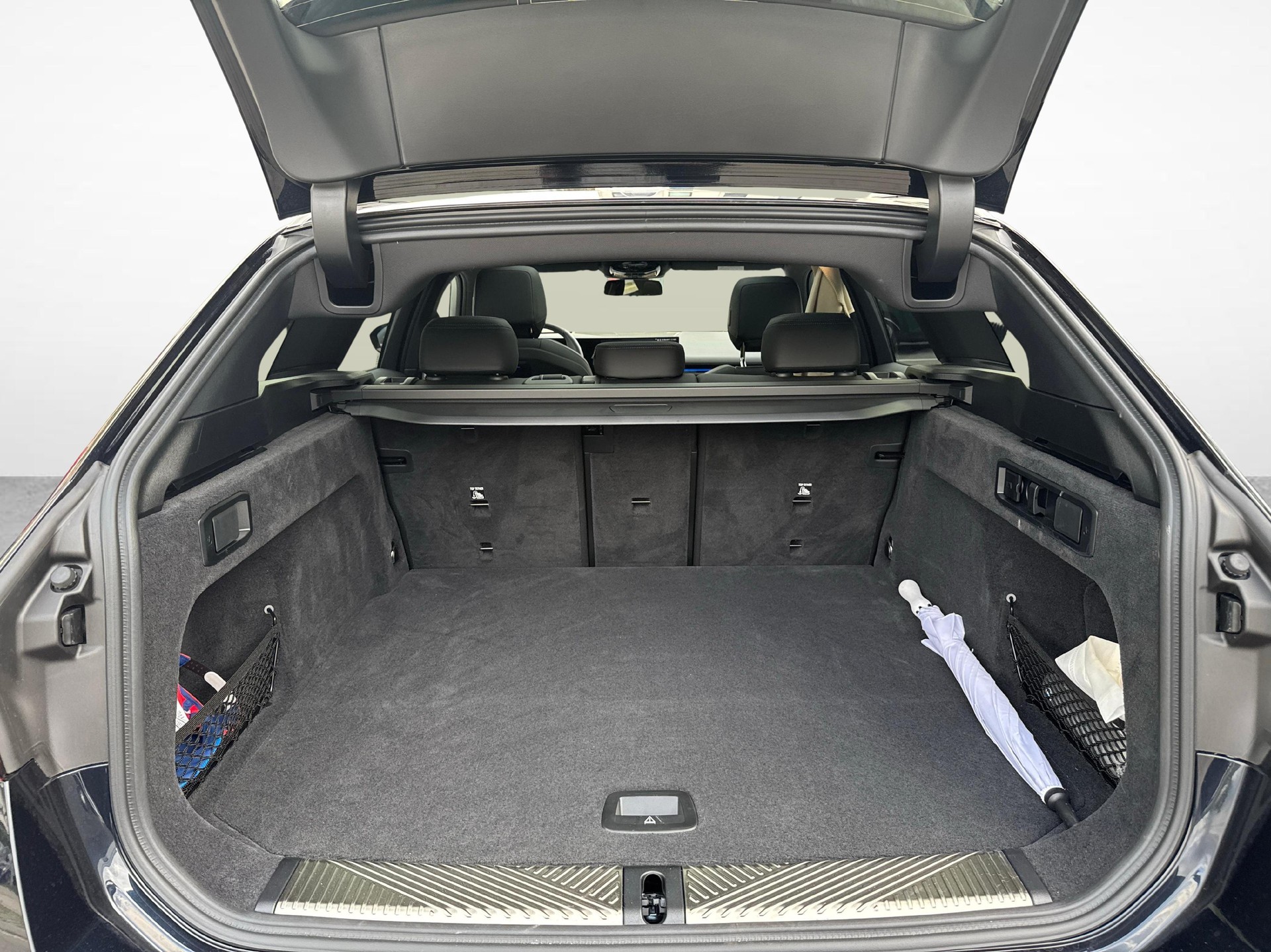 BMW 520d xDrive Touring-image-19