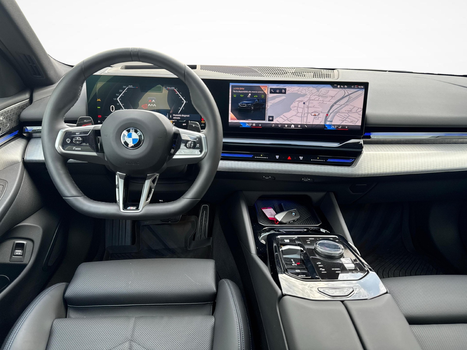 BMW 520d xDrive Touring-image-12