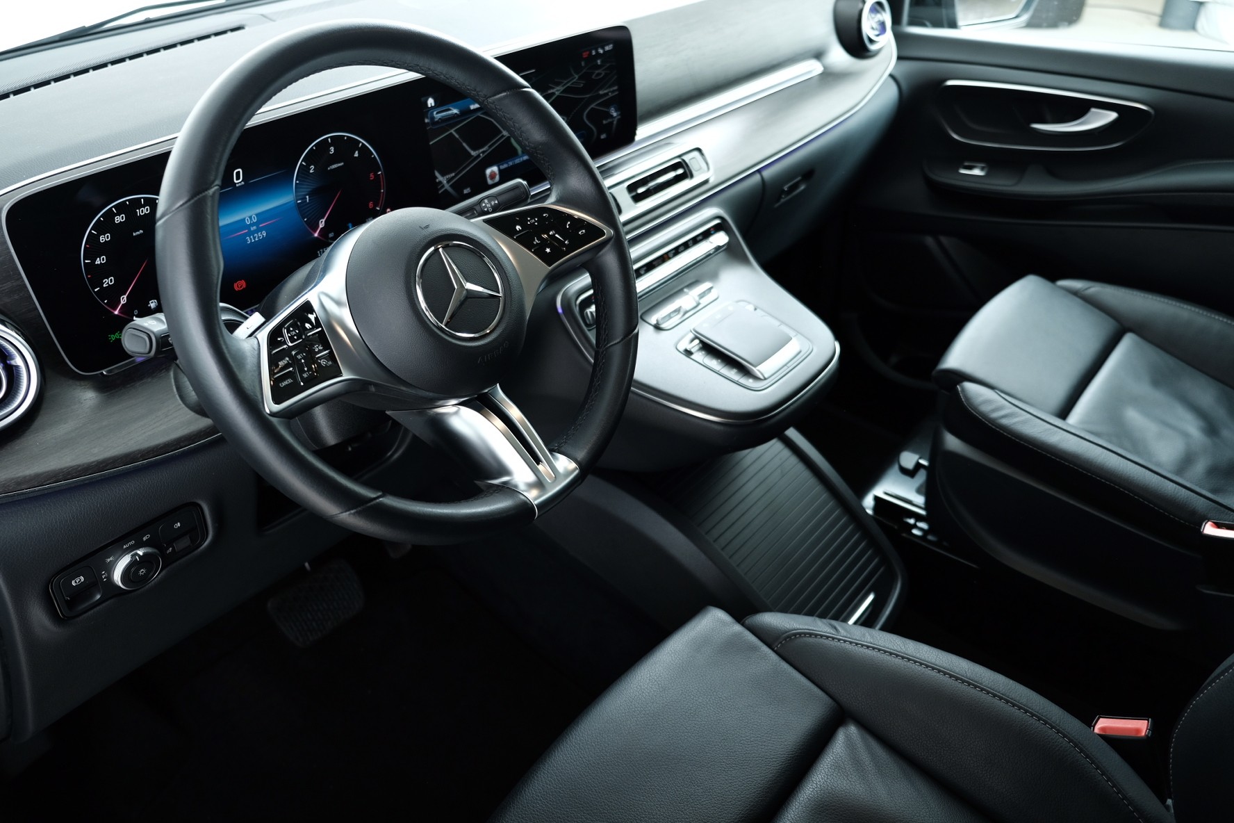 MERCEDES-BENZ V 250 d lang Avantgarde 4Matic G-Tronic-image-8