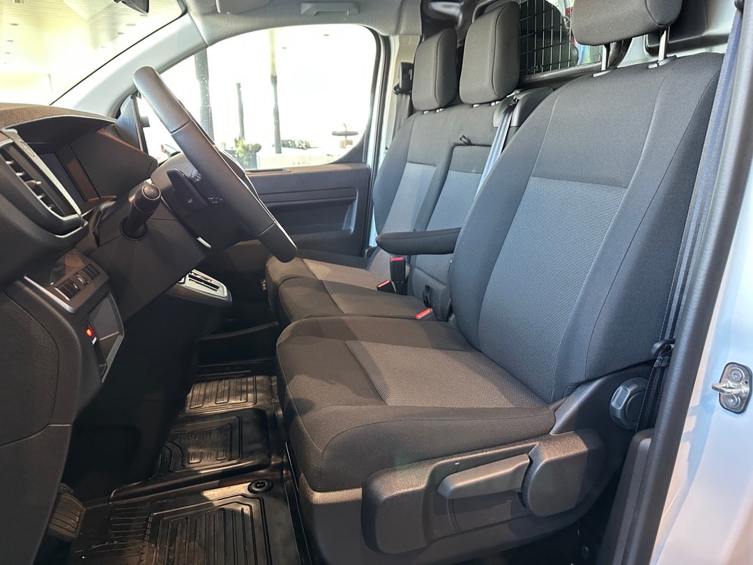 TOYOTA Proace EV 75kWh Long Active-image-9