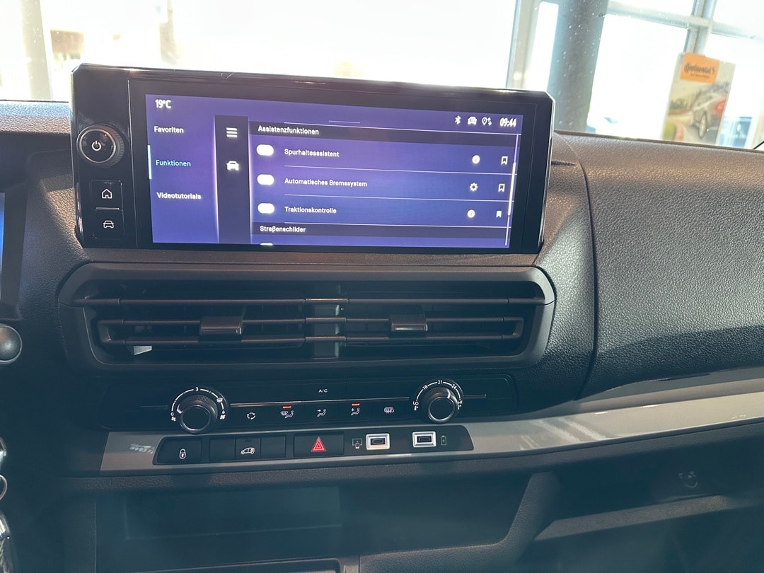 TOYOTA Proace EV 75kWh Long Active-image-13