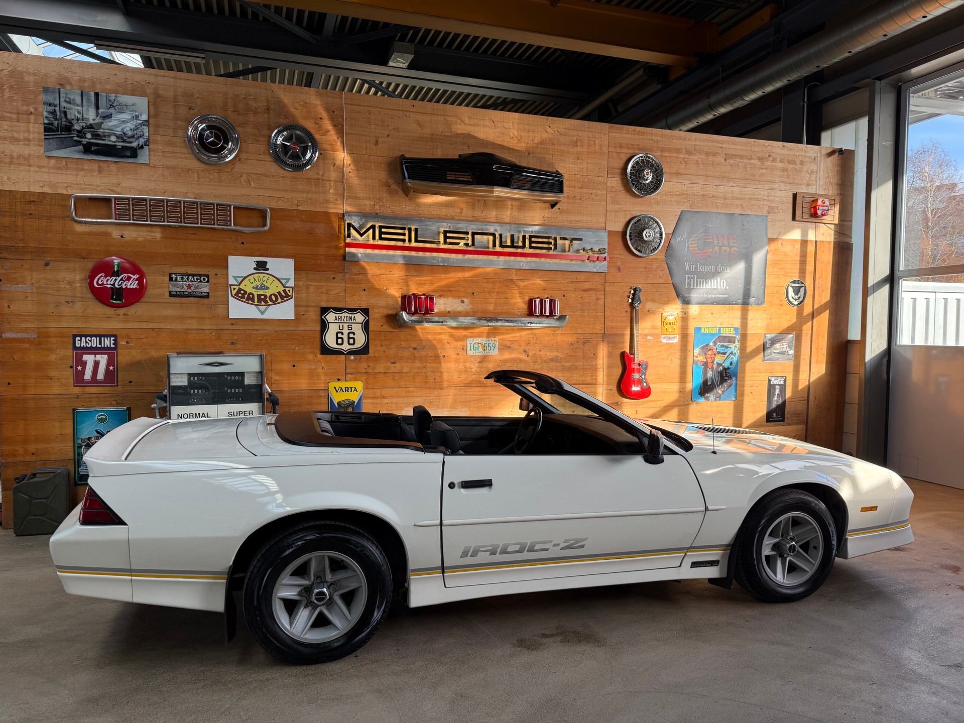 CHEVROLET Camaro 5.0 TBI IROC-Z Convertible-image-9