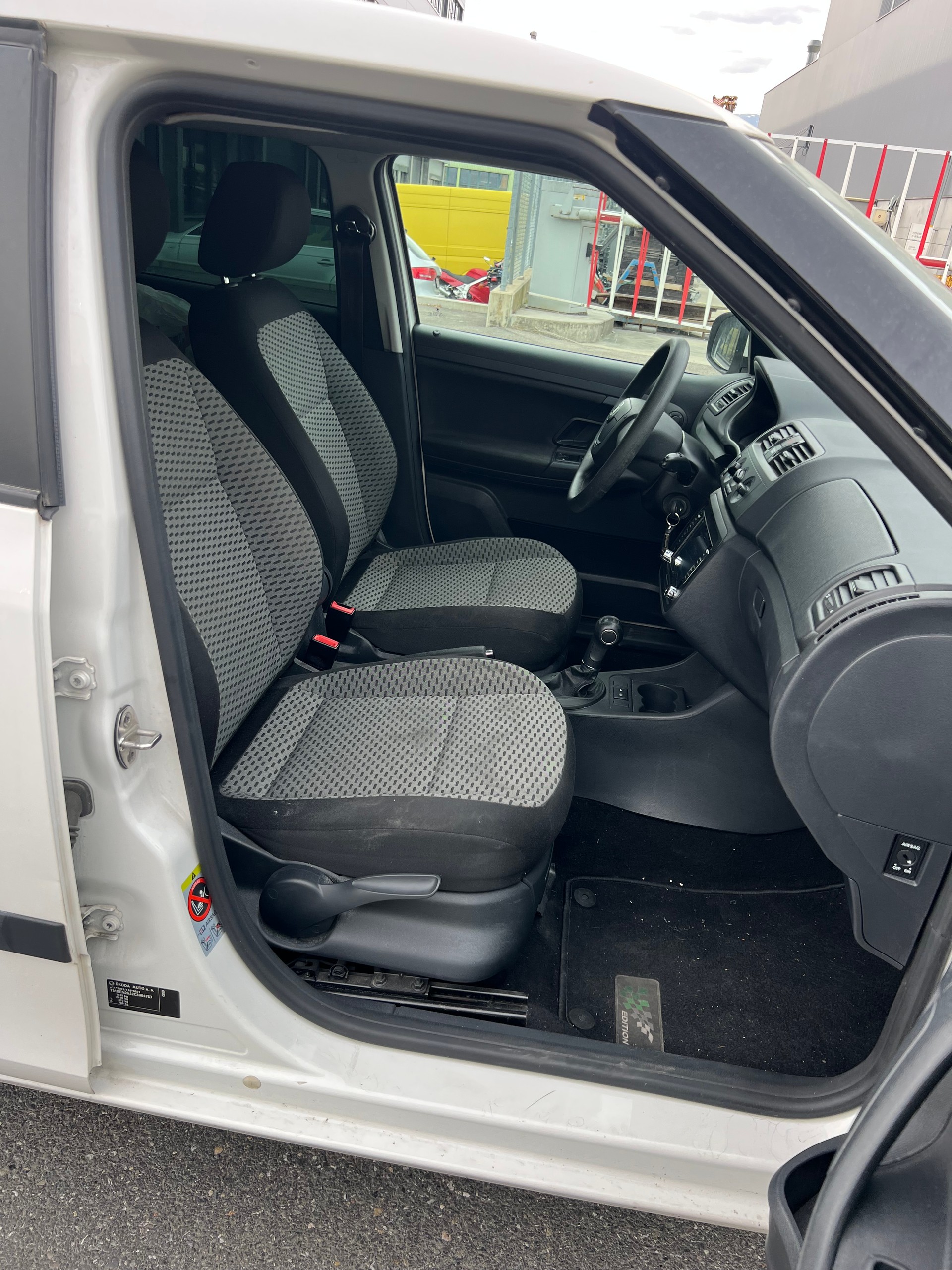 SKODA Fabia 1.2 TSI Classic DSG-image-13