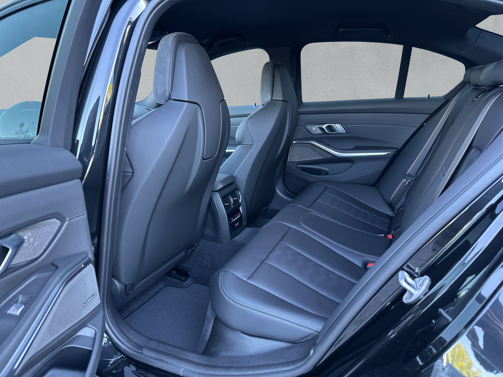 BMW M3 Competition M xDrive ** Action de leasing à 1,9% **-image-11