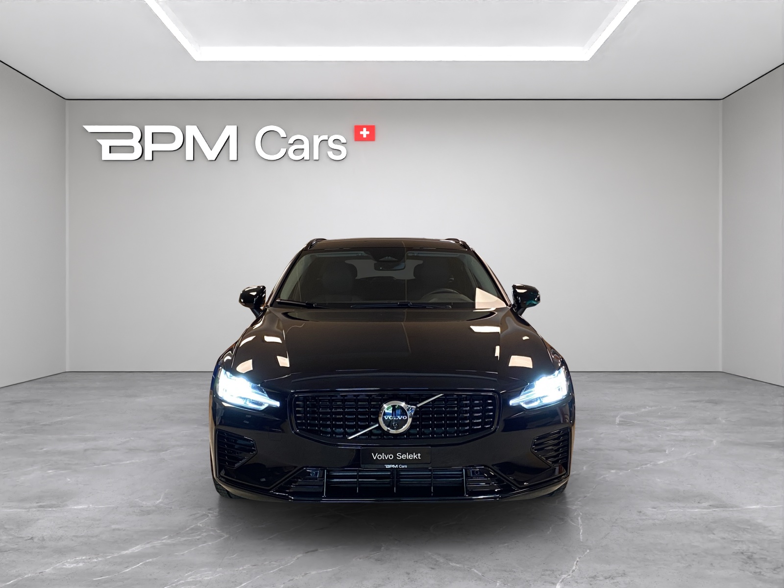 VOLVO V60 T6 eAWD Plug in Hybrid Plus Dark Geartronic-showroom-element-1