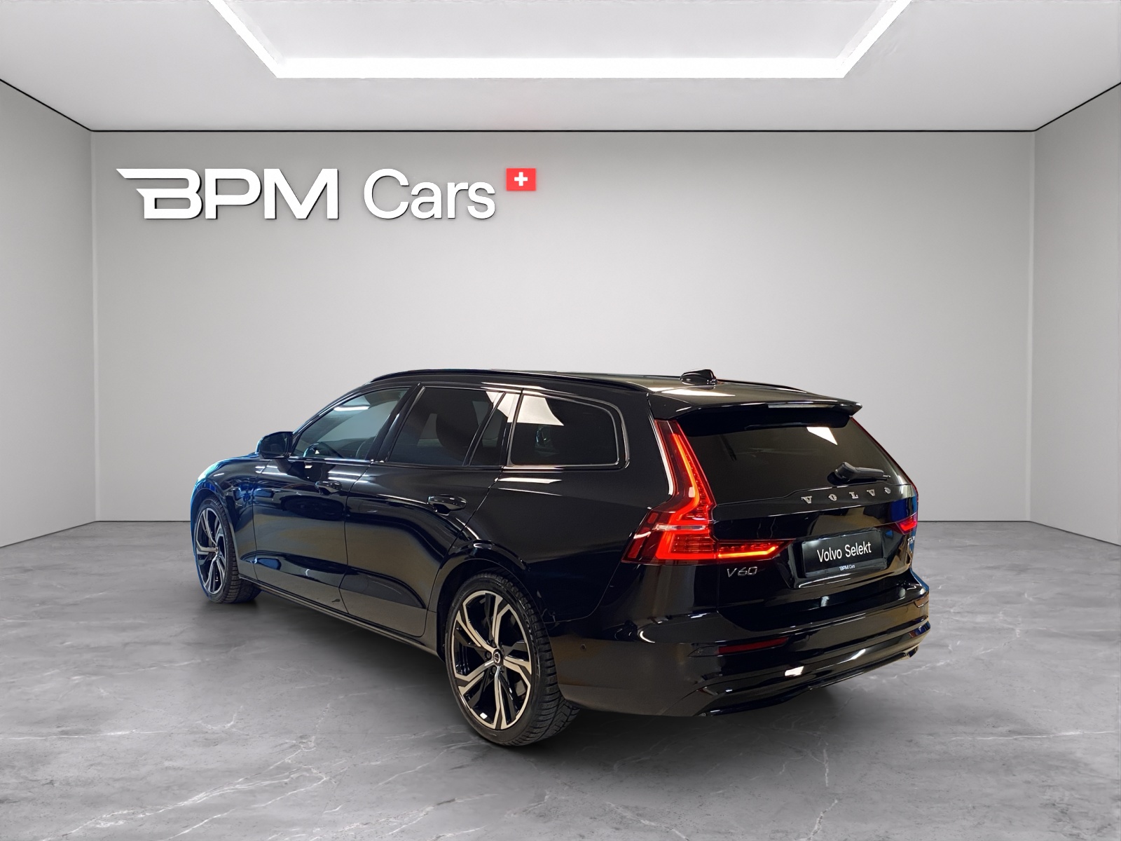 VOLVO V60 T6 eAWD Plug in Hybrid Plus Dark Geartronic-showroom-element-2