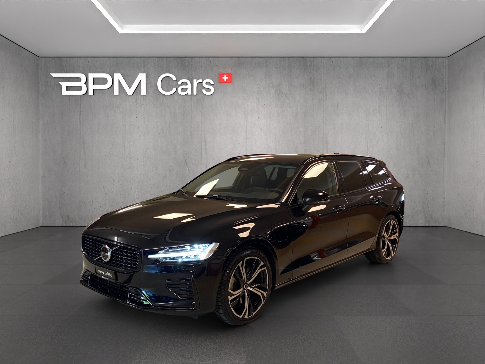 VOLVO V60 T6 eAWD Plug in Hybrid Plus Dark Geartronic-image-0