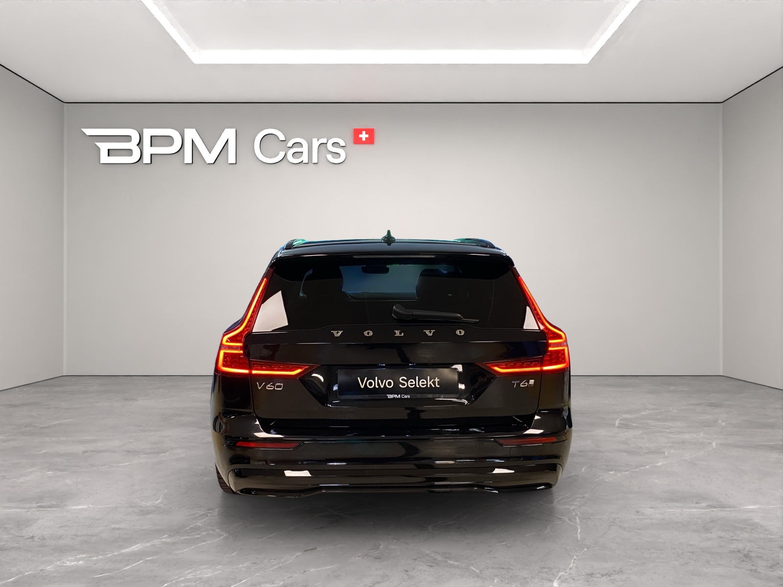 VOLVO V60 T6 eAWD Plug in Hybrid Plus Dark Geartronic-showroom-element-3
