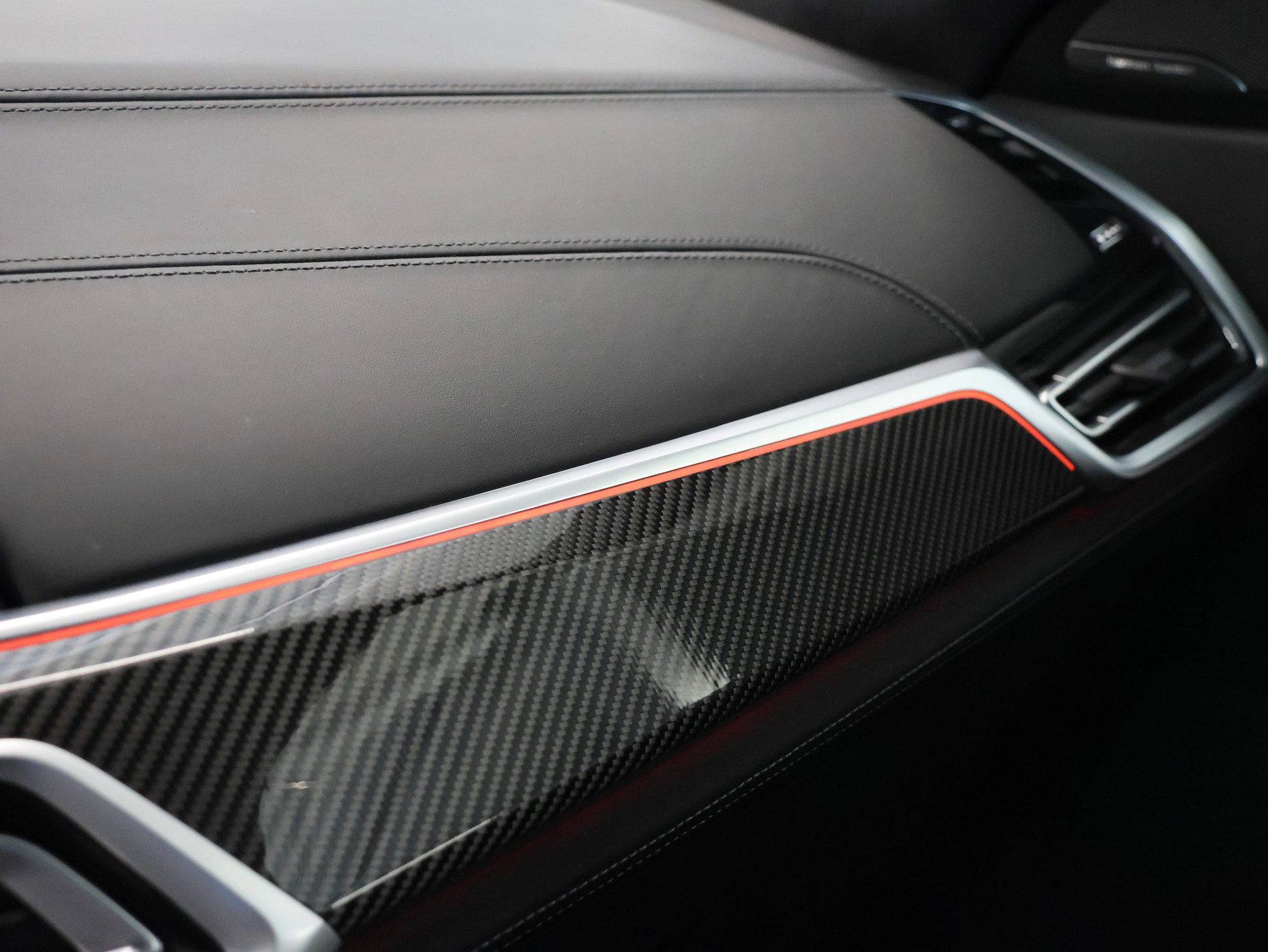 BMW X6M Steptronic M Competition *Harman&Kardon* *Carbon Packet* *Head Up Display*-image-33