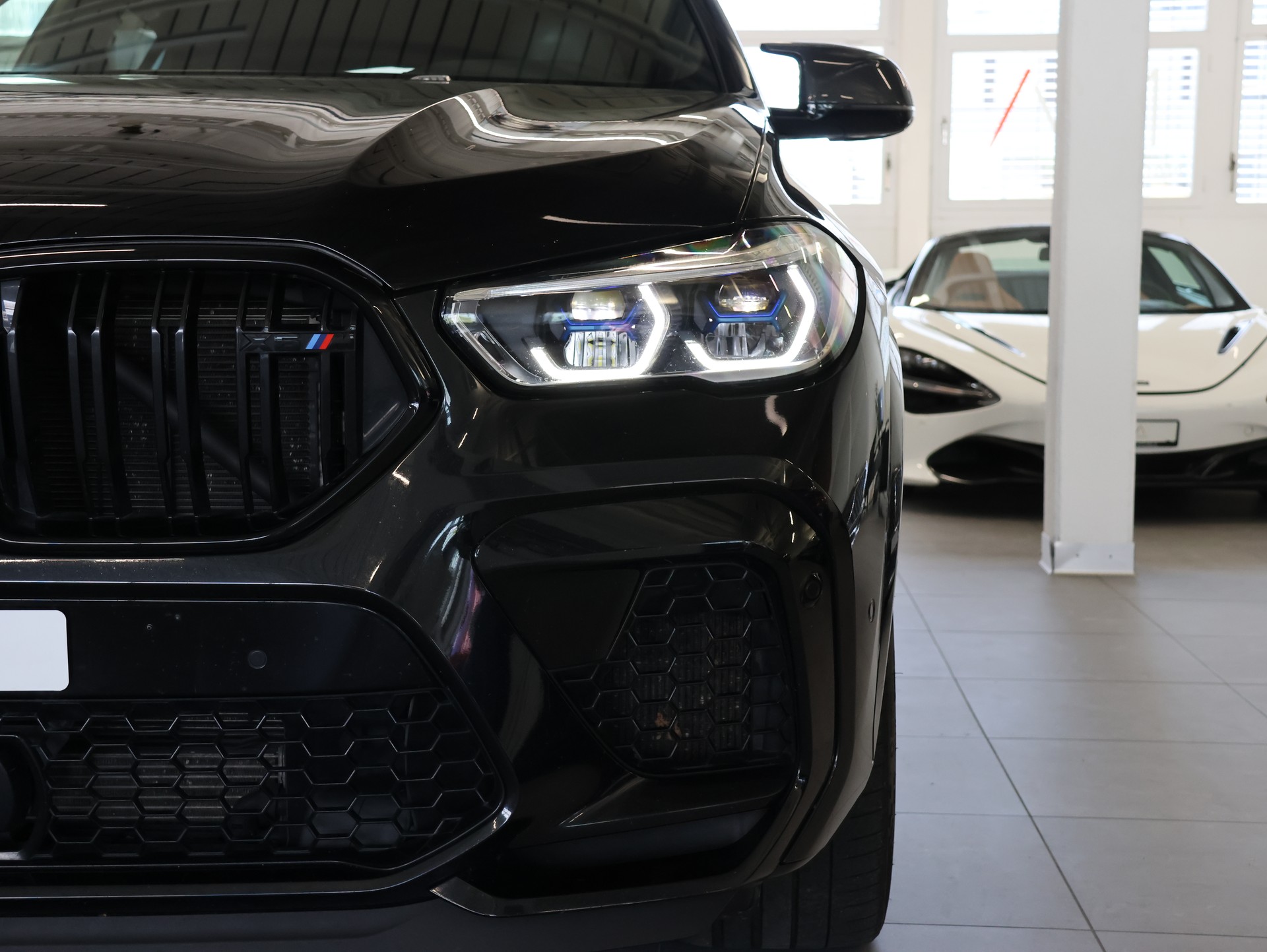 BMW X6M Steptronic M Competition *Harman&Kardon* *Carbon Packet* *Head Up Display*-image-8