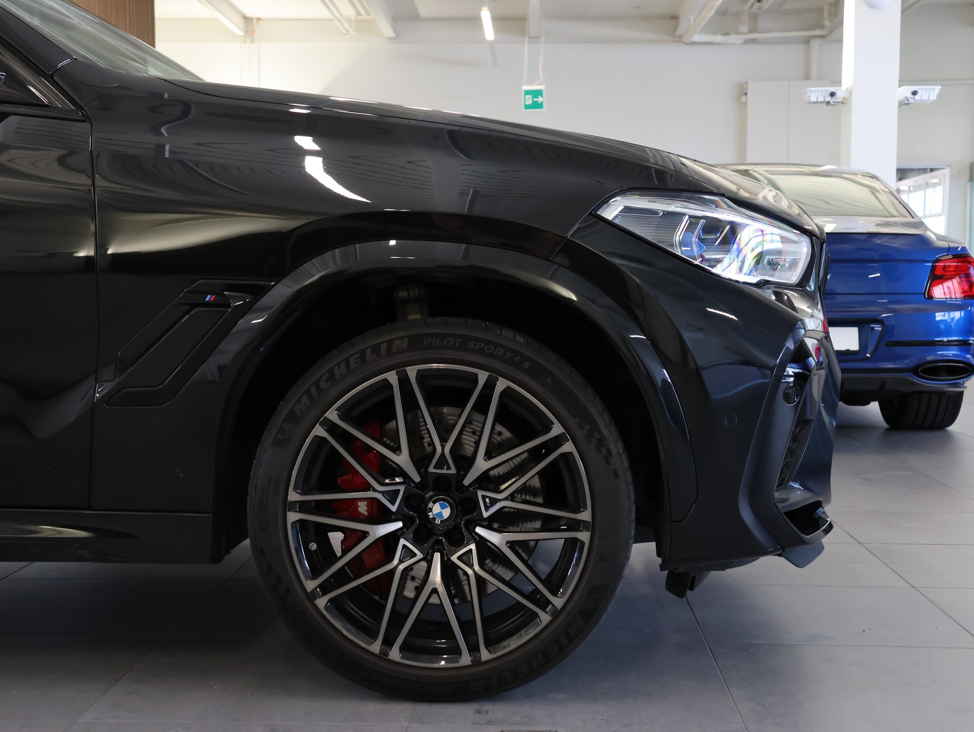 BMW X6M Steptronic M Competition *Harman&Kardon* *Carbon Packet* *Head Up Display*-image-7
