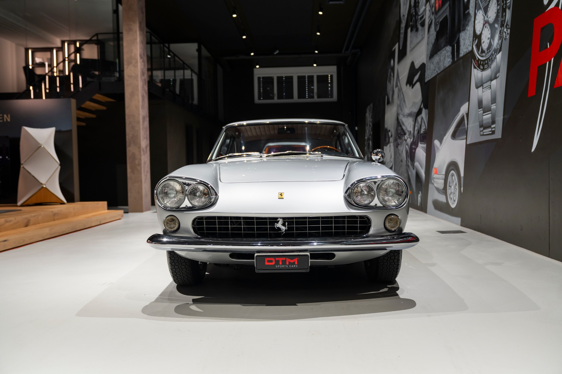 FERRARI 330 GT 2+2-showroom-element-1