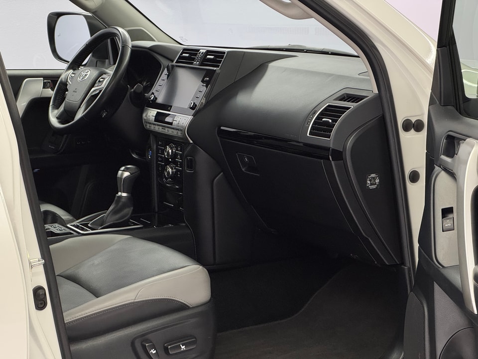 Land Cruiser 2.8 D 204 Invincible AWD