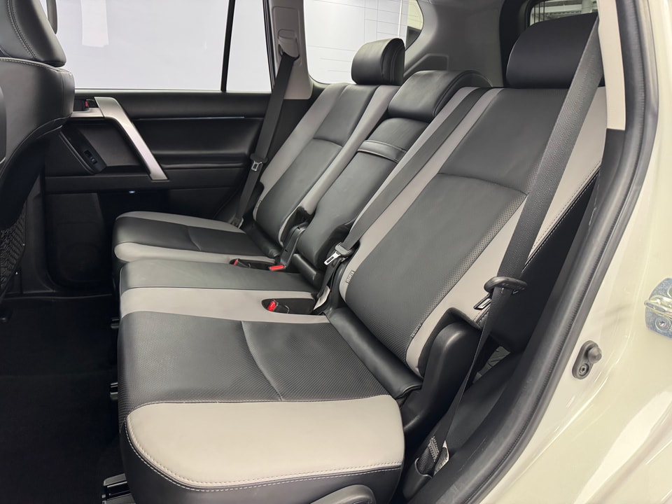 Land Cruiser 2.8 D 204 Invincible AWD