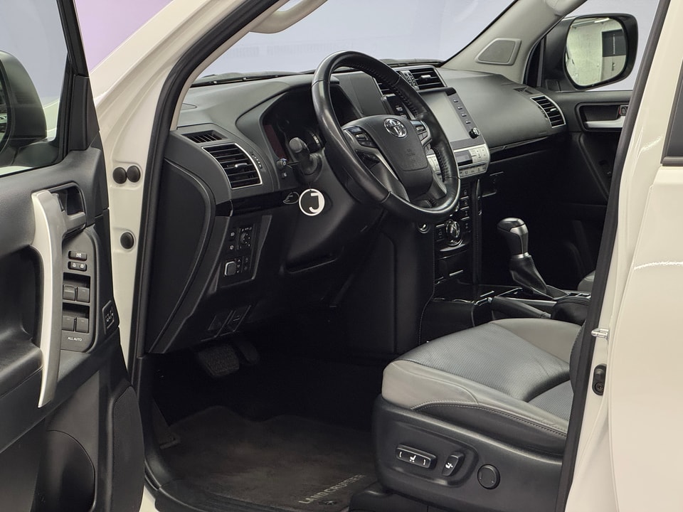 Land Cruiser 2.8 D 204 Invincible AWD