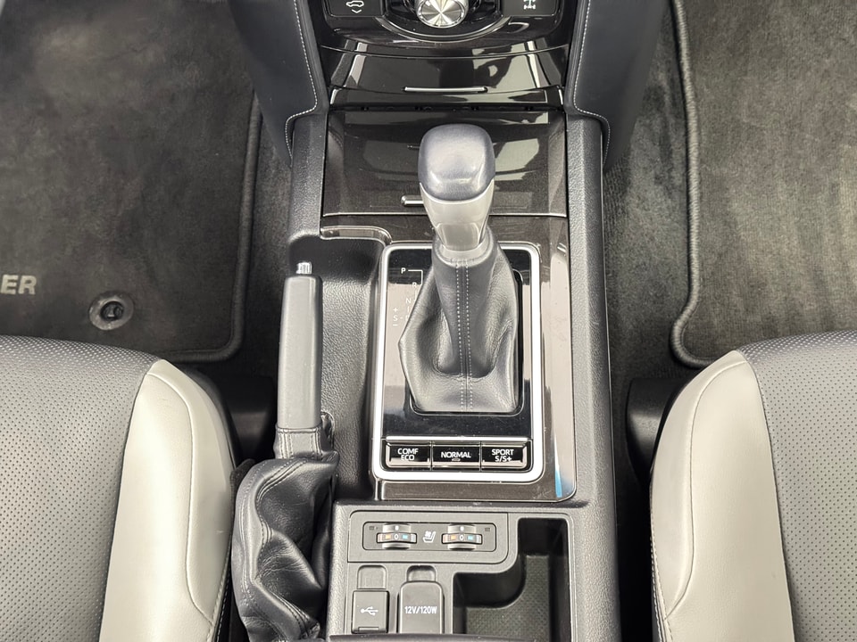 Land Cruiser 2.8 D 204 Invincible AWD