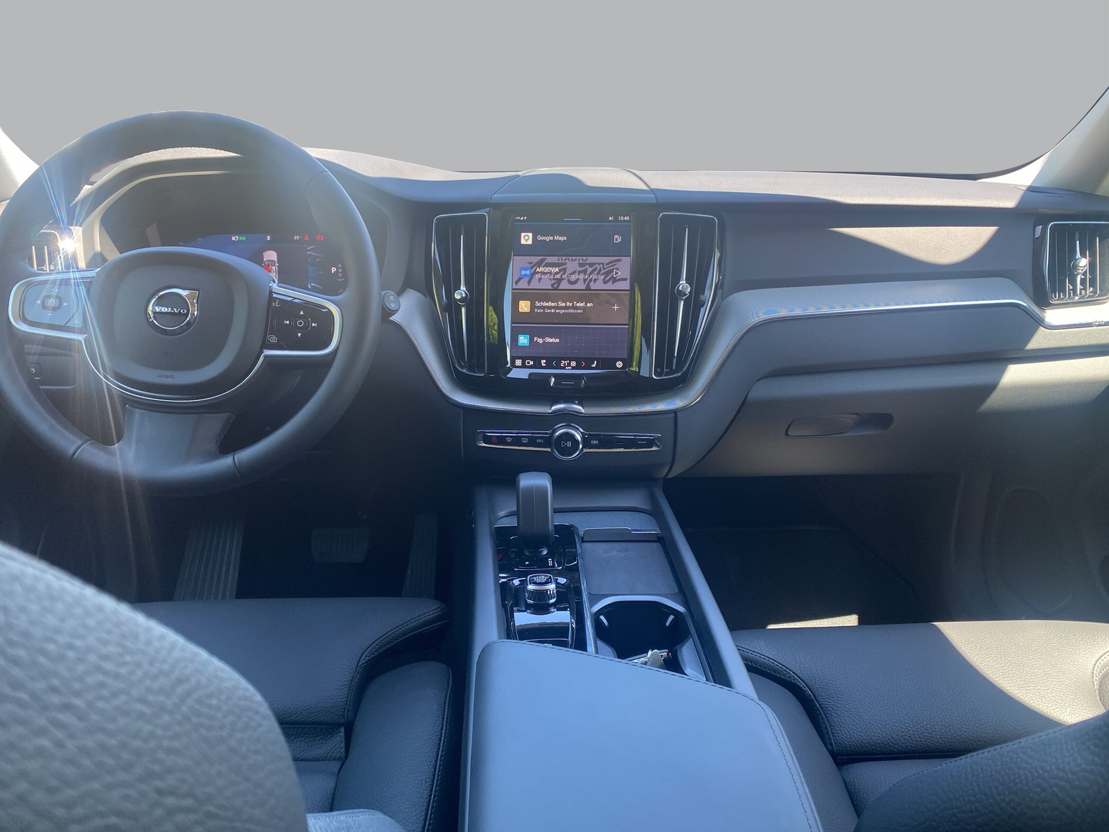 VOLVO XC60 B5 Benzin Mild Hybrid AWD Plus Dark Geartronic-image-6