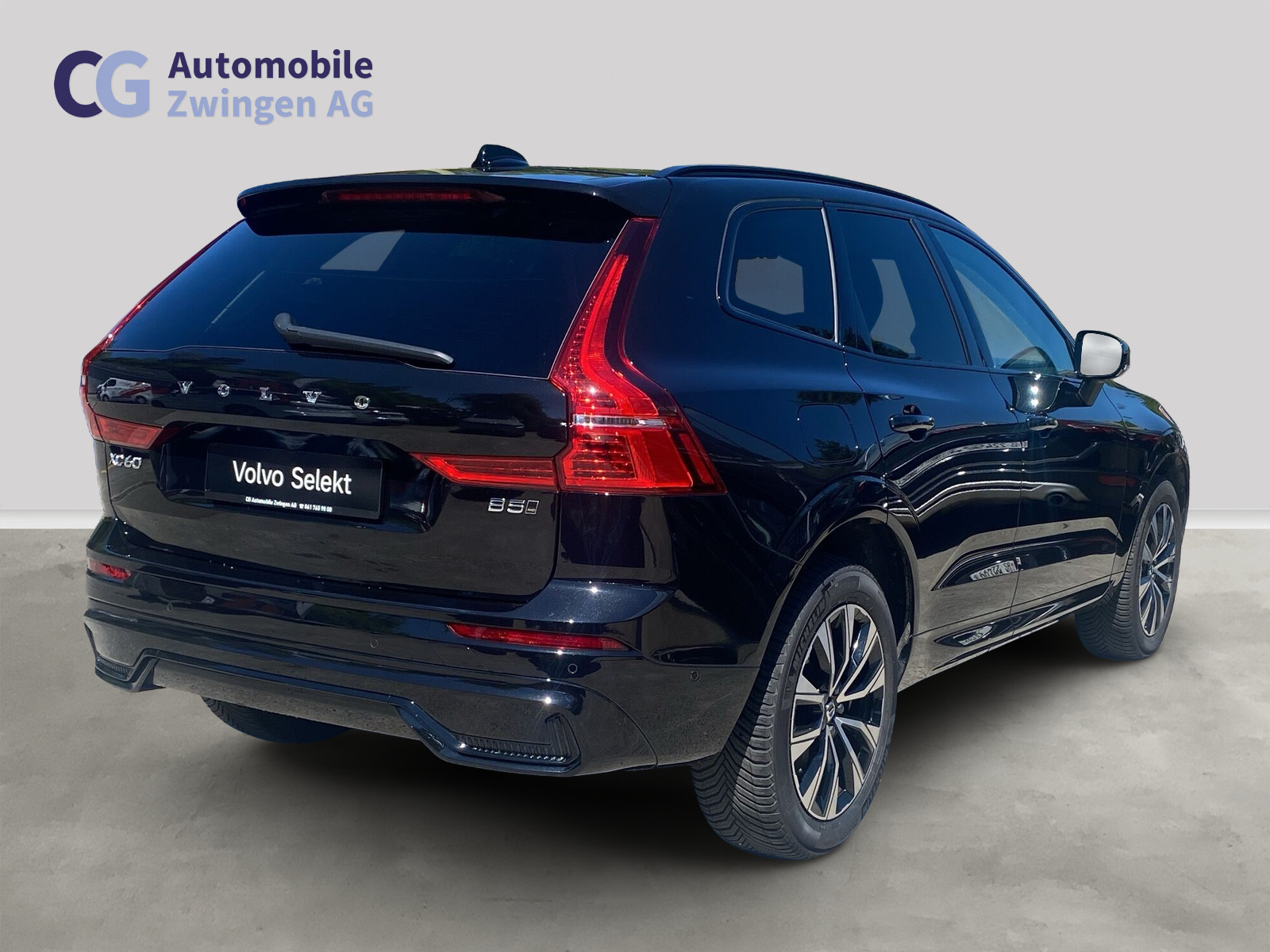 VOLVO XC60 B5 Benzin Mild Hybrid AWD Plus Dark Geartronic-image-9