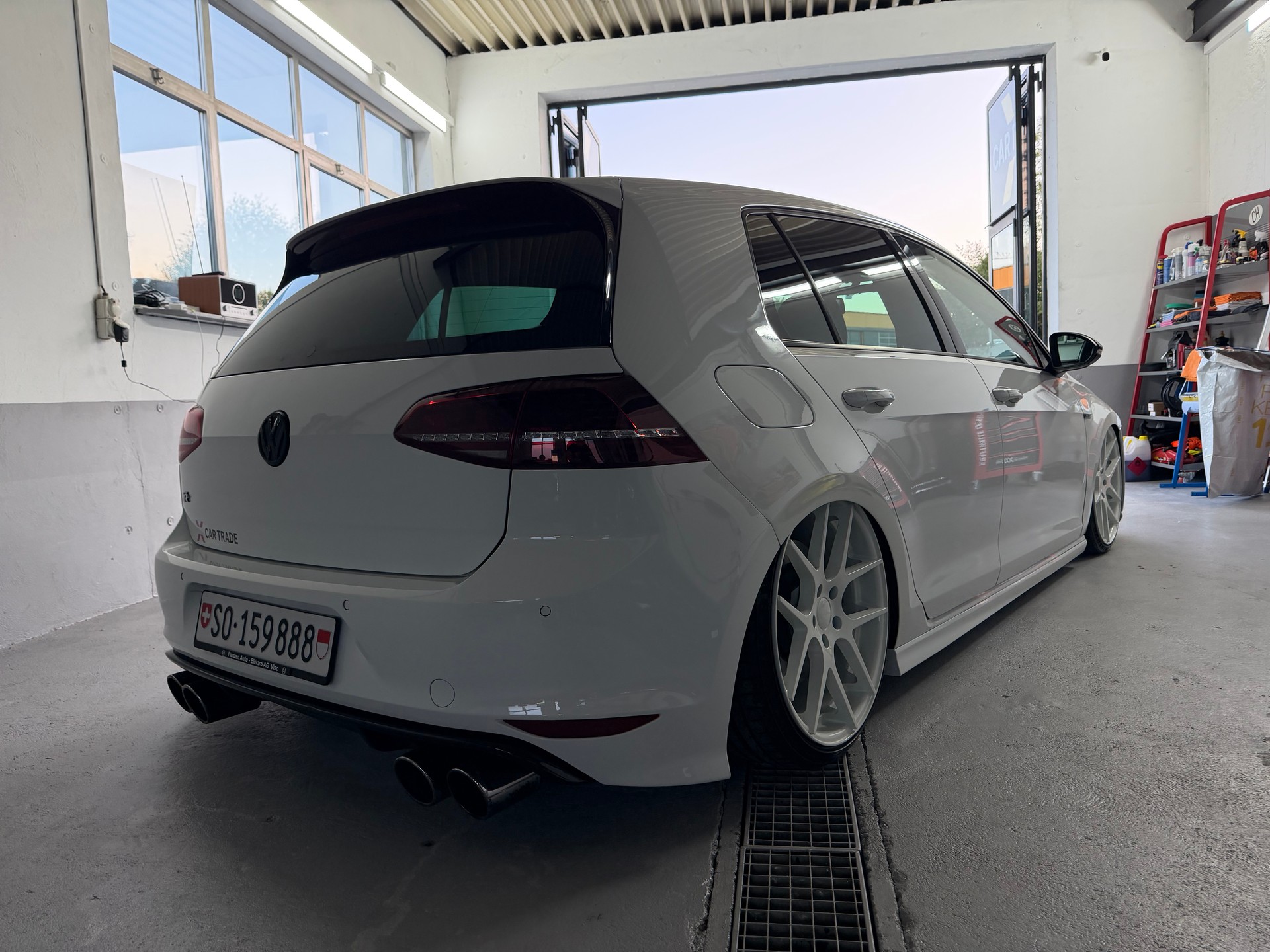 VW Golf 2.0 TSI R 4Motion DSG AIR LIFT-image-3
