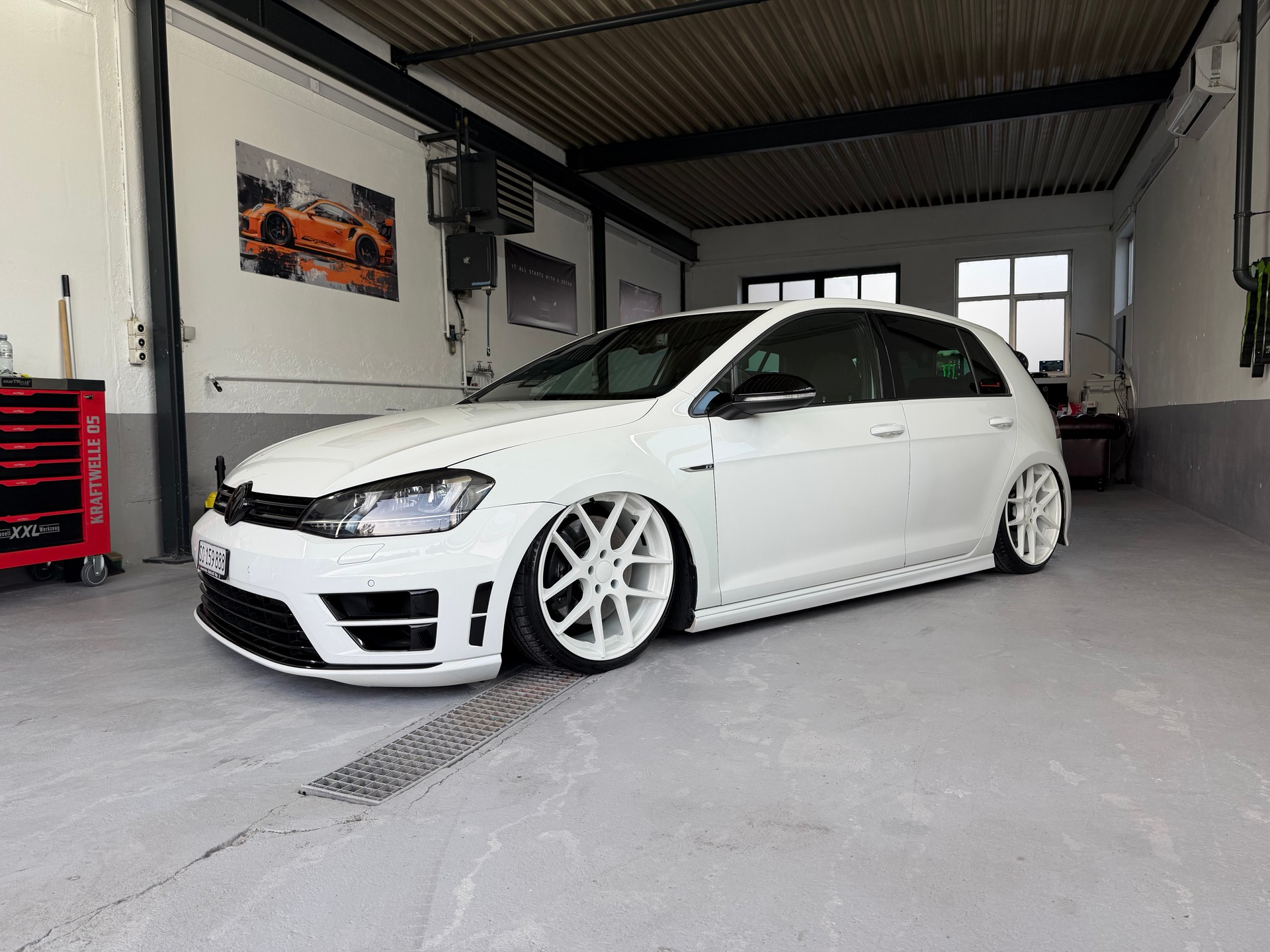 VW Golf 2.0 TSI R 4Motion DSG AIR LIFT-image-1