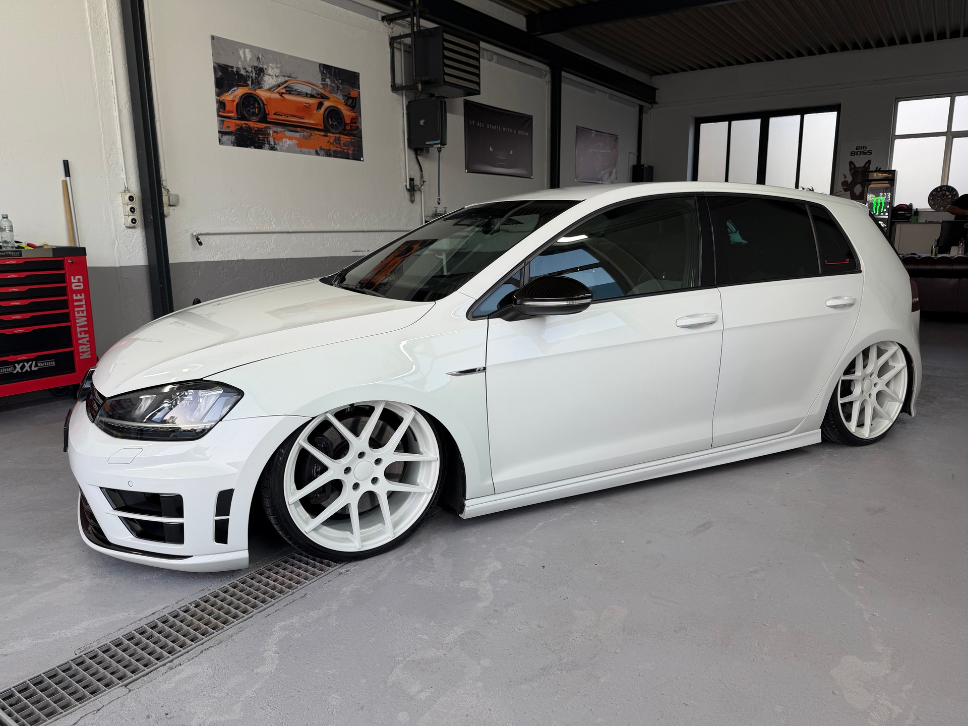 VW Golf 2.0 TSI R 4Motion DSG AIR LIFT-image-0