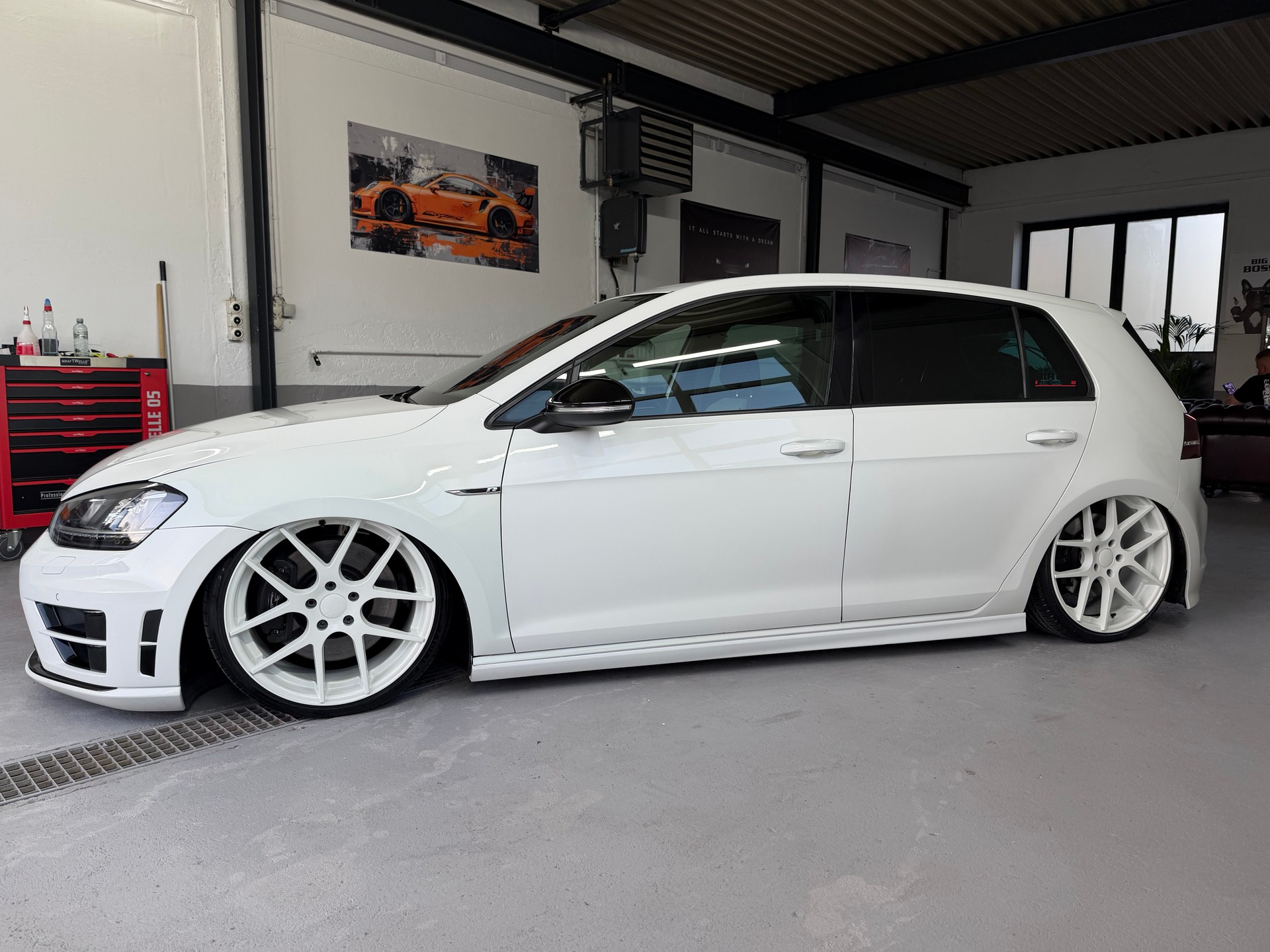 VW Golf 2.0 TSI R 4Motion DSG AIR LIFT-image-2