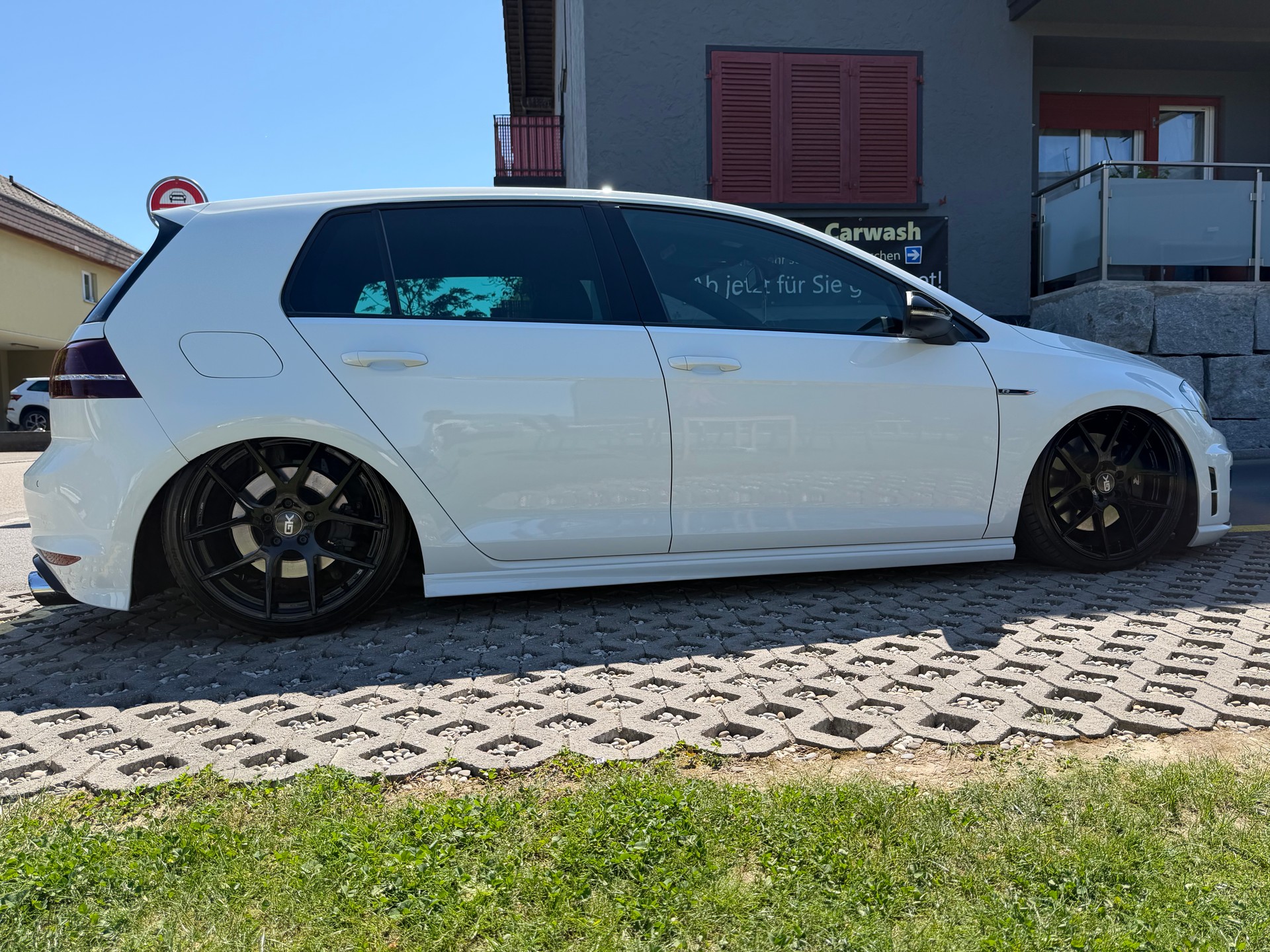 VW Golf 2.0 TSI R 4Motion DSG AIR LIFT-image-6