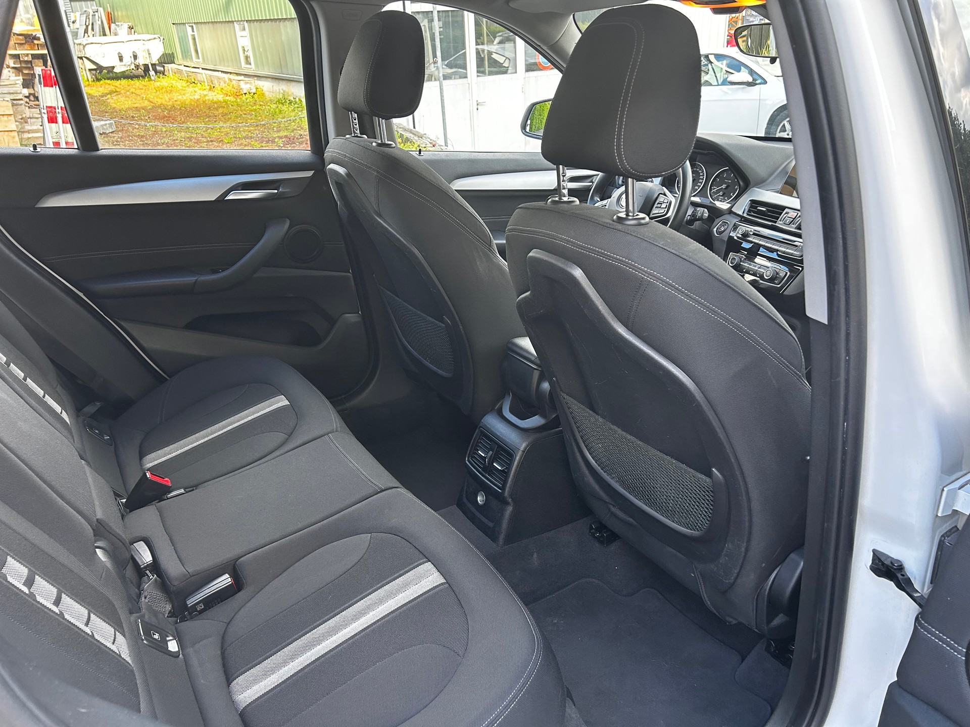 BMW X1 xDrive 18d Steptronic-image-8