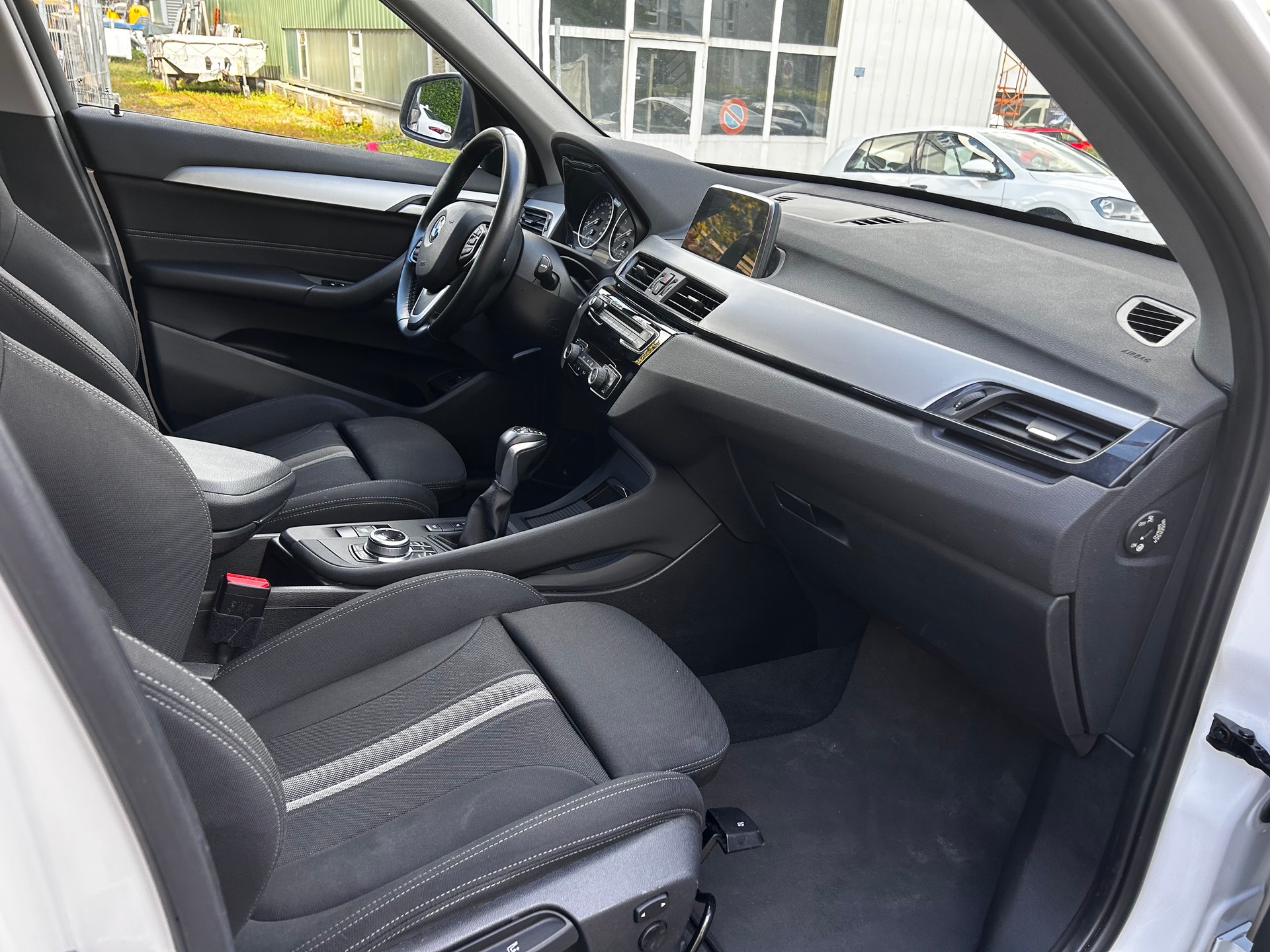 BMW X1 xDrive 18d Steptronic-image-9