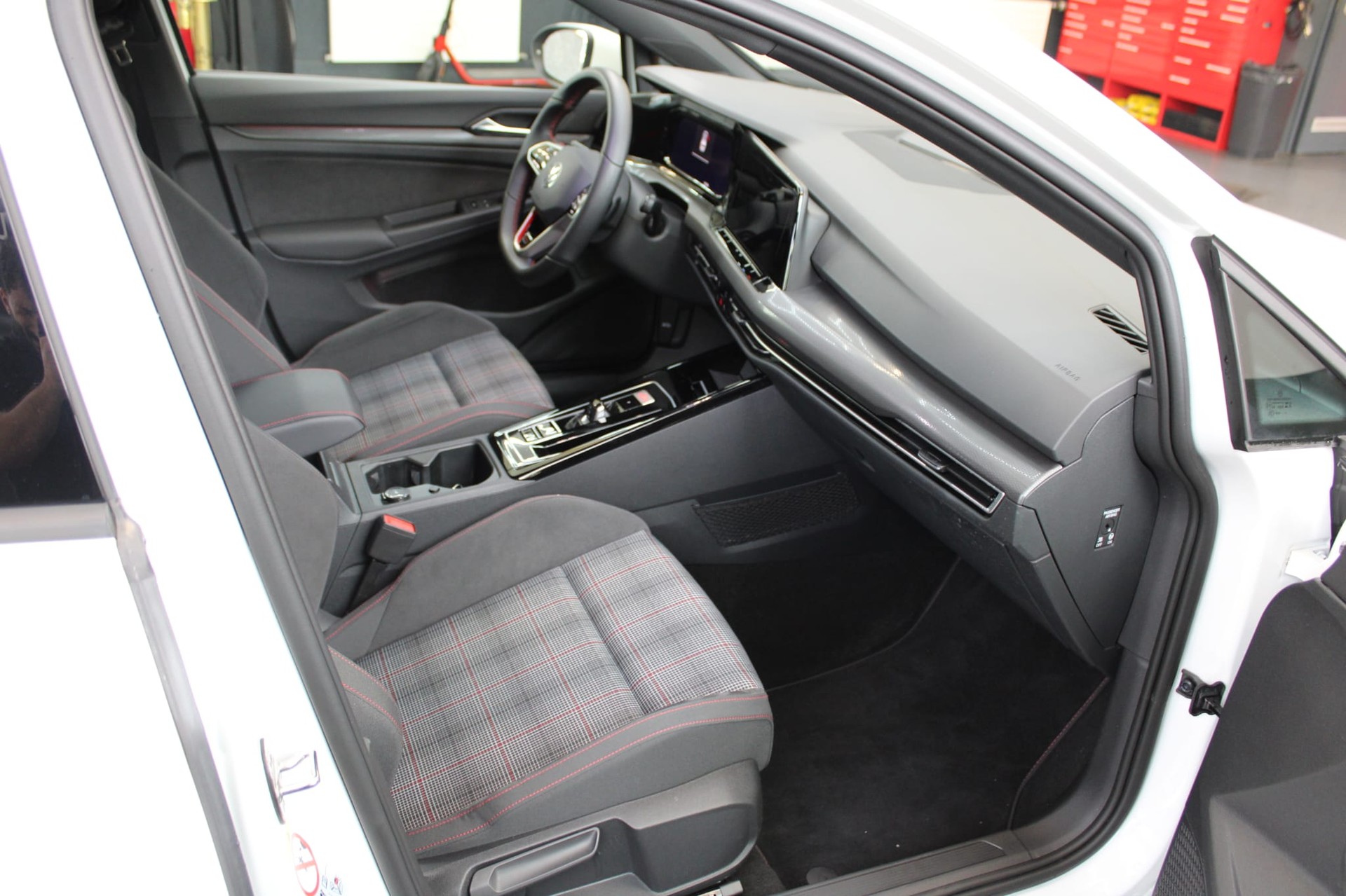 VW Golf 2.0 TSI GTI DSG-image-10