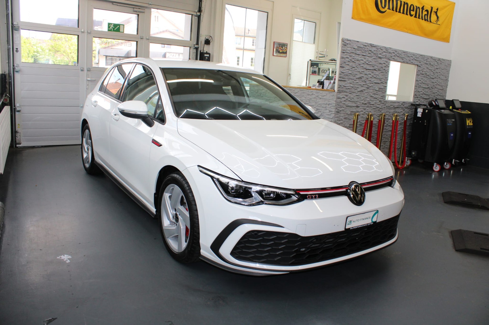 VW Golf 2.0 TSI GTI DSG-image-11
