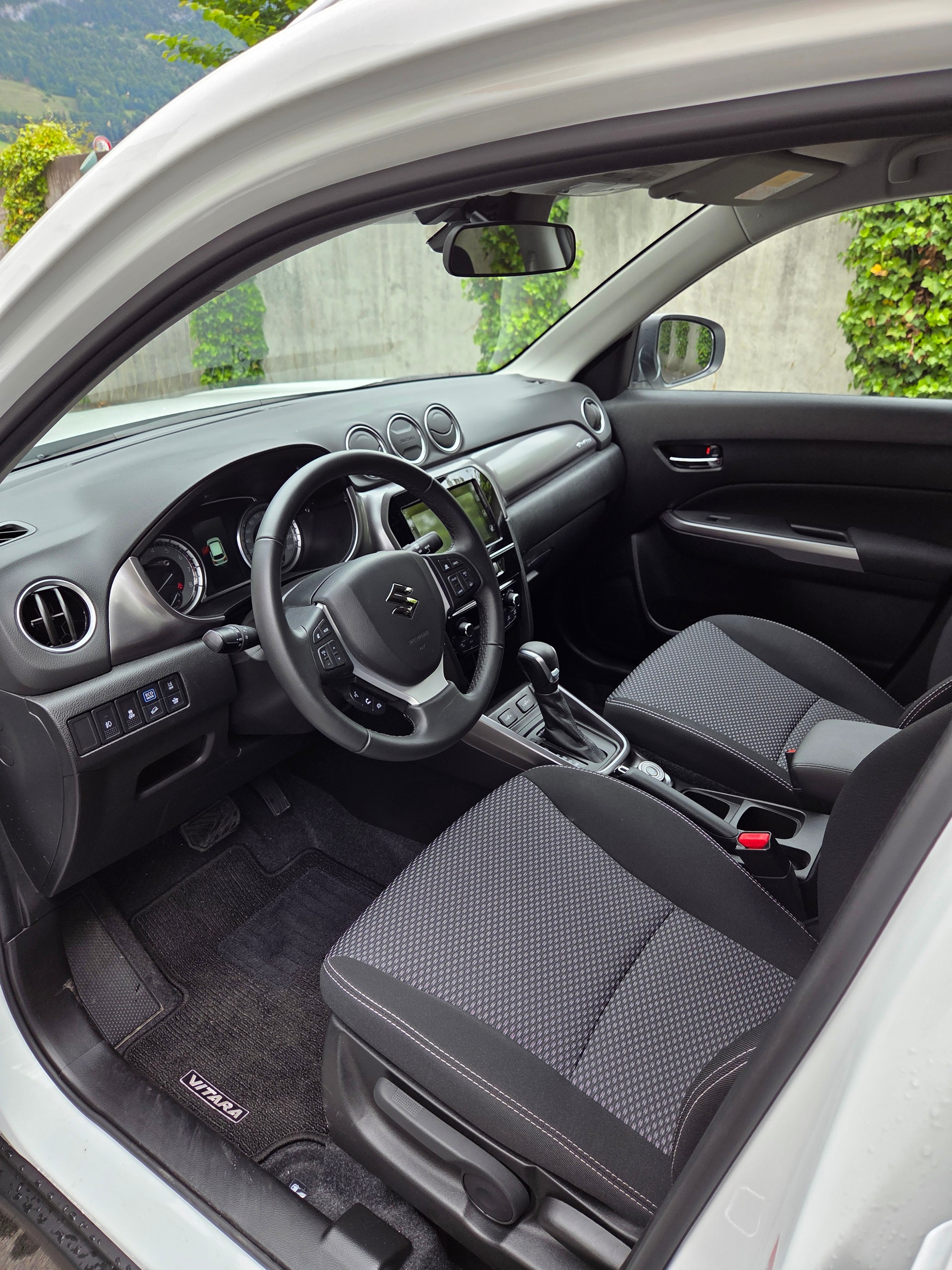 SUZUKI Vitara 1.5 Hybrid Compact Top 4x4 AGS-image-5