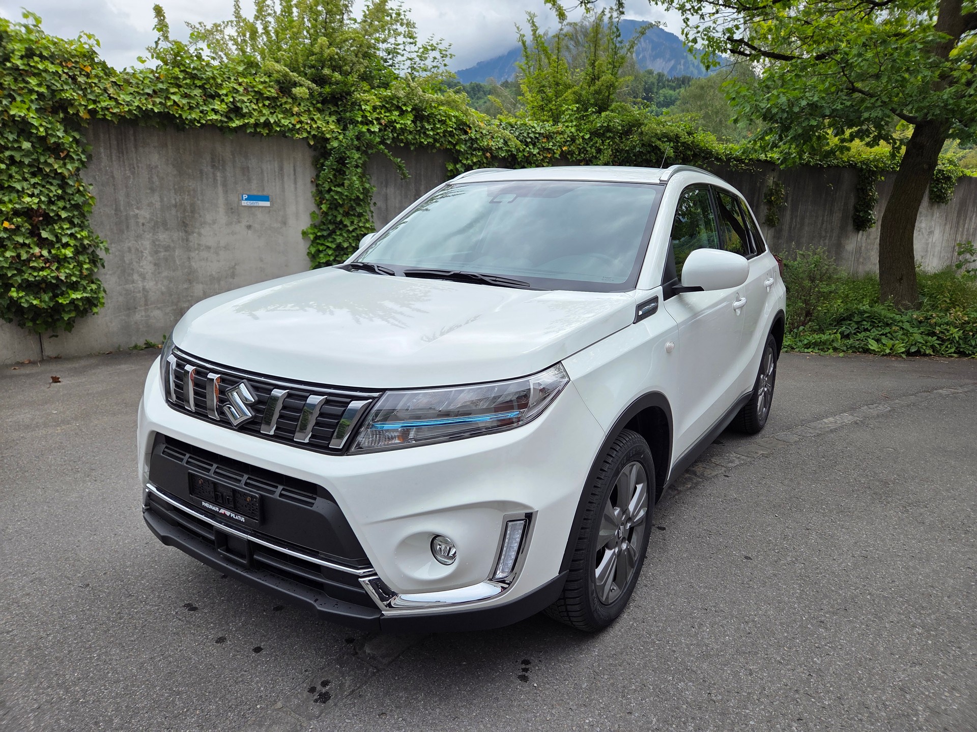 SUZUKI Vitara 1.5 Hybrid Compact Top 4x4 AGS-image-1